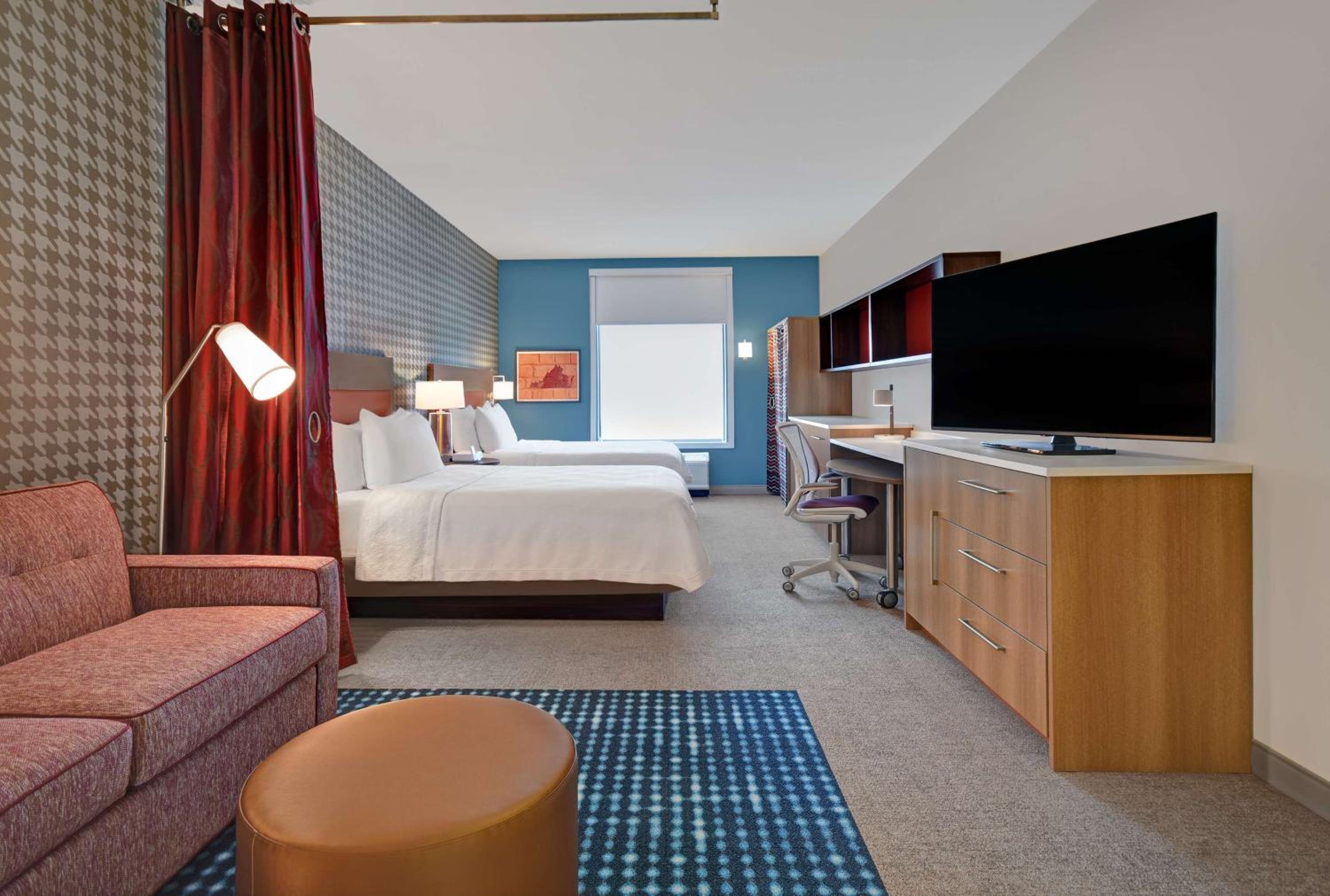 Queen Studio with Two Queen Beds - Non-Smoking - Photo 5