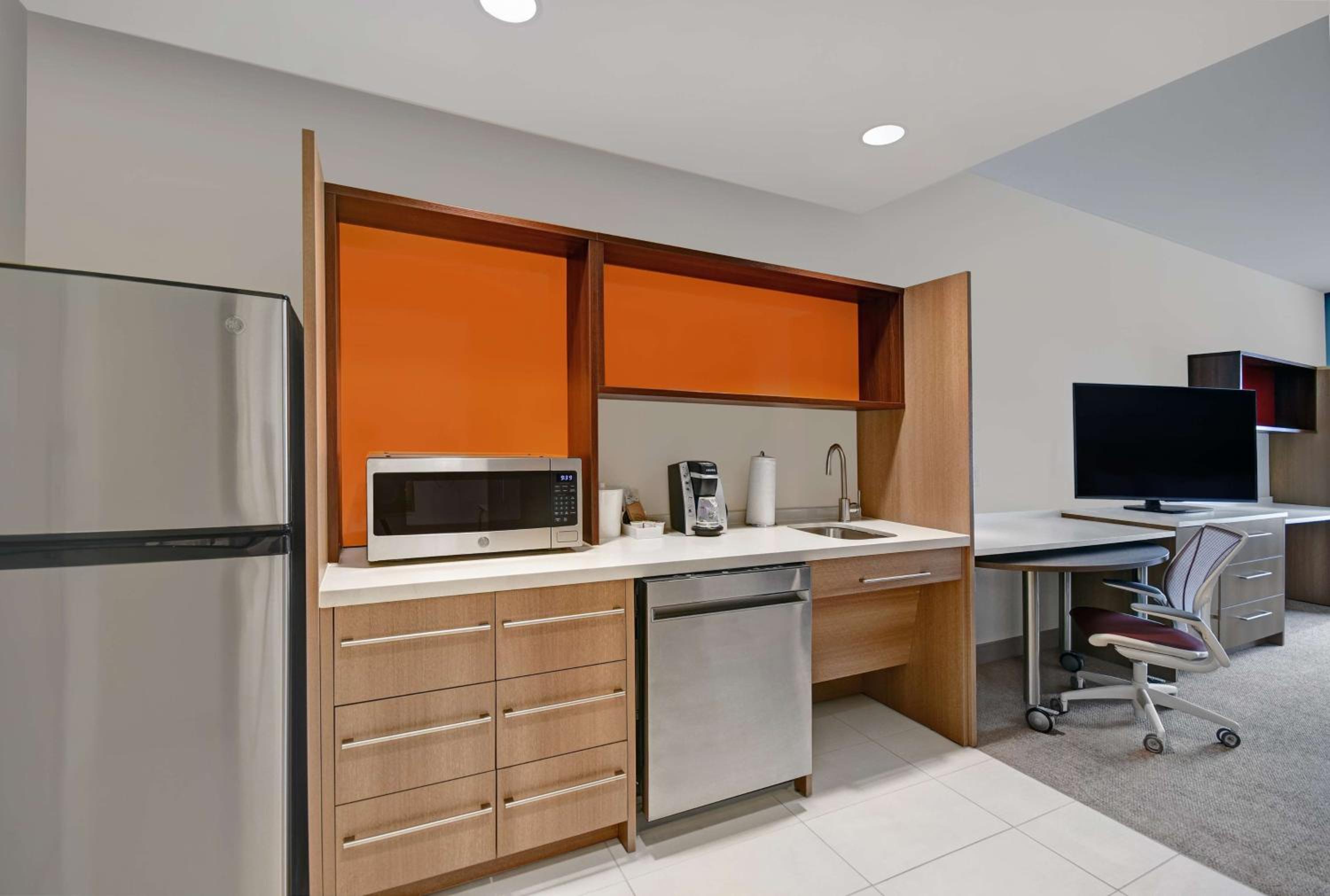 King Studio Suite - Mobility Access/Non-Smoking - Photo 2