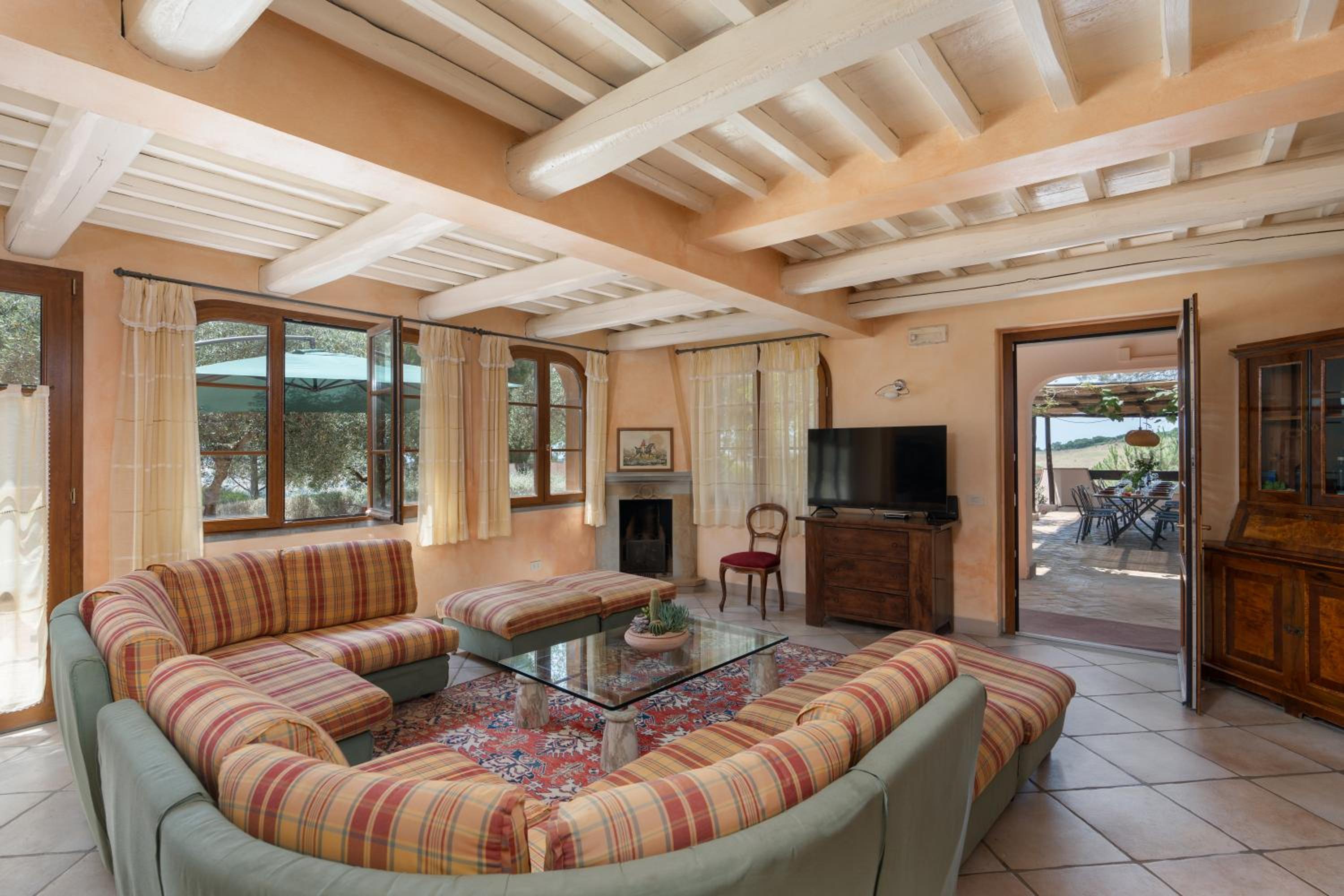 Villa photo 2