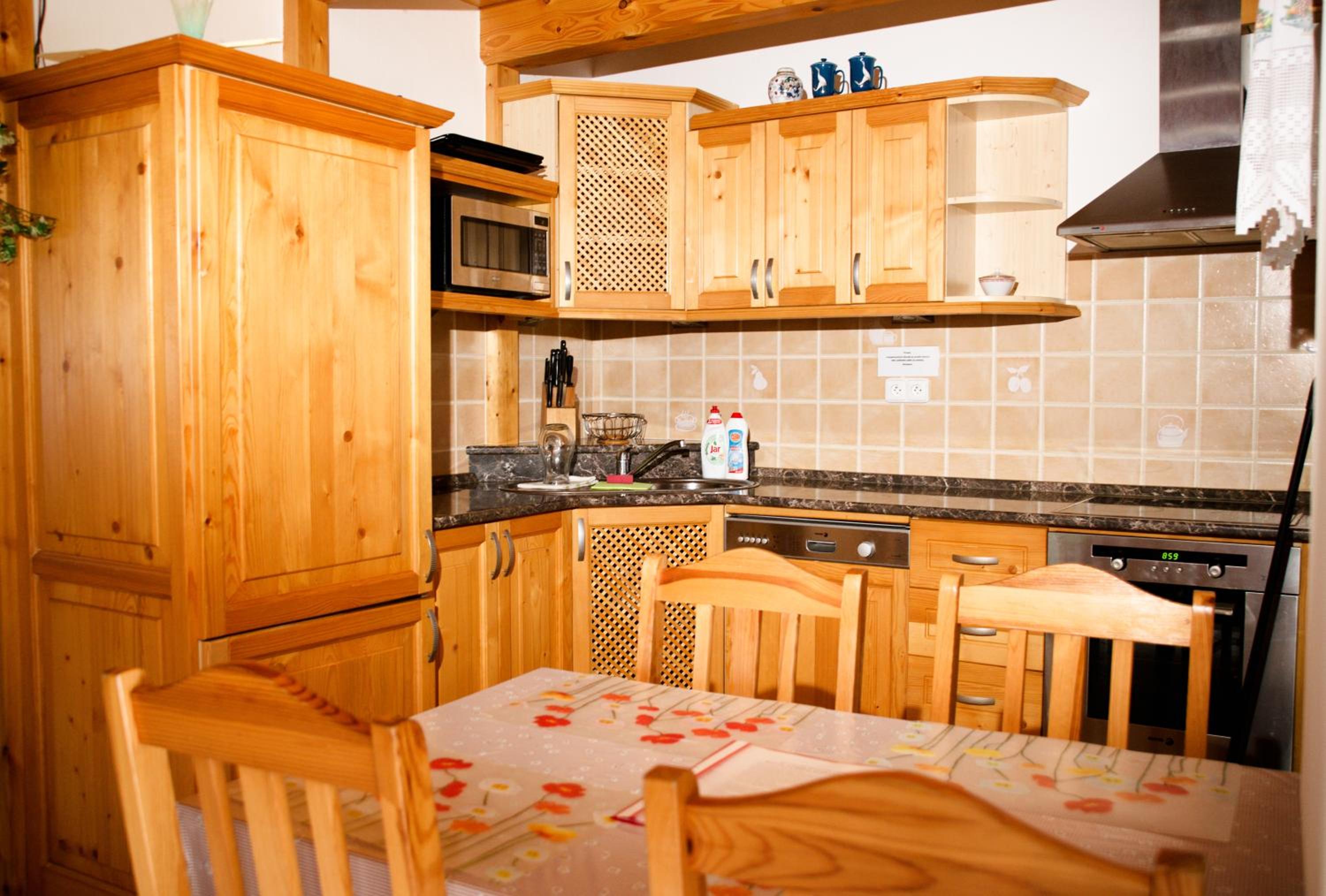 One-Bedroom Apartment photo 1