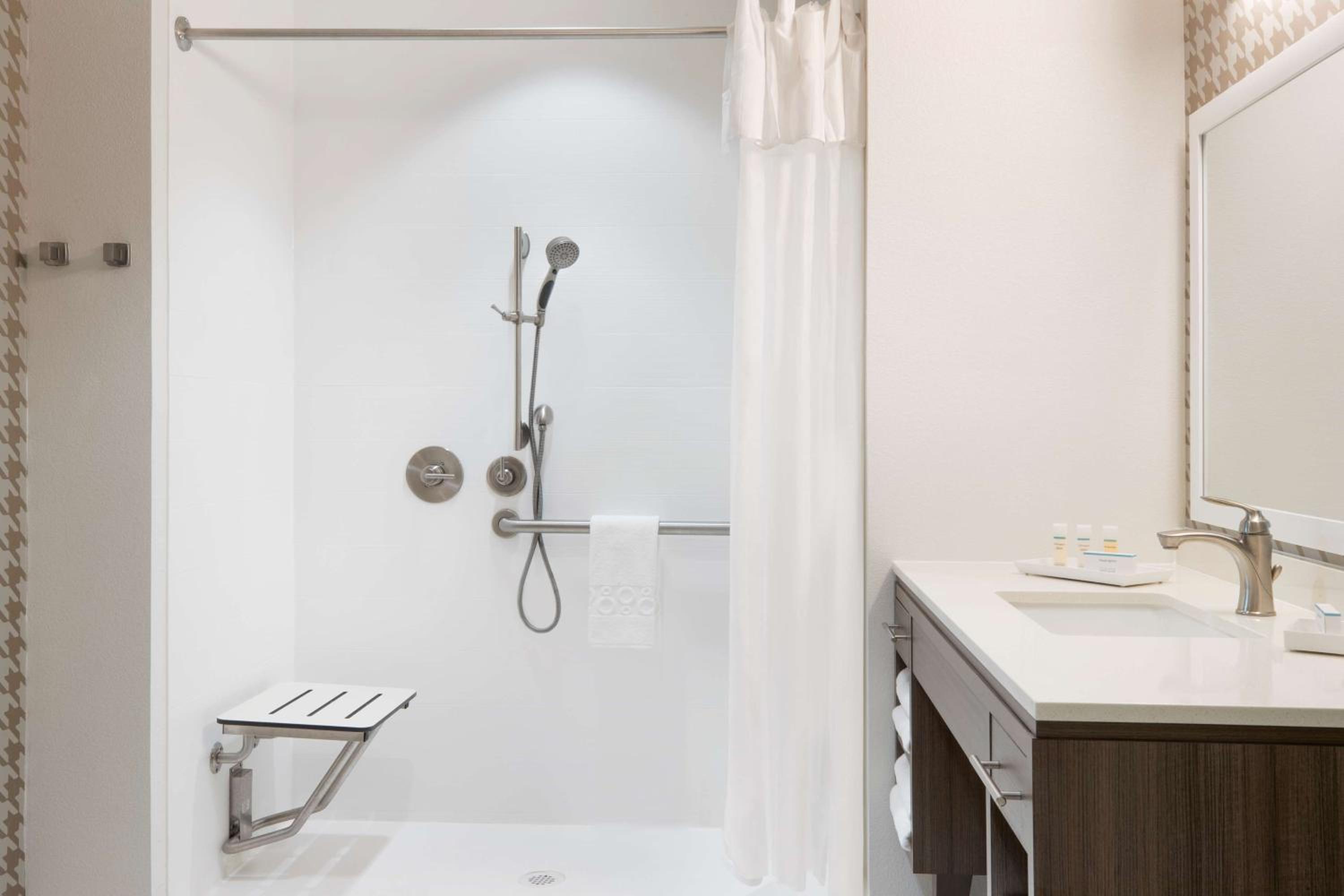King Studio Suite - Mobility Access/Non-Smoking - Photo 2