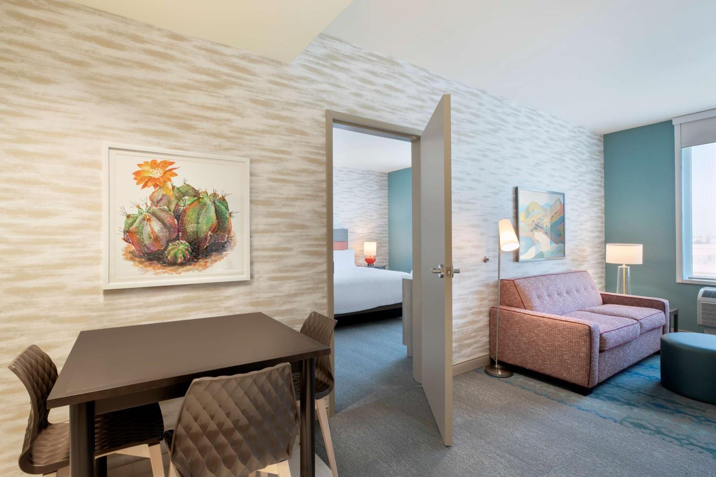 One-Bedroom King Suite - Non-Smoking - Photo 3