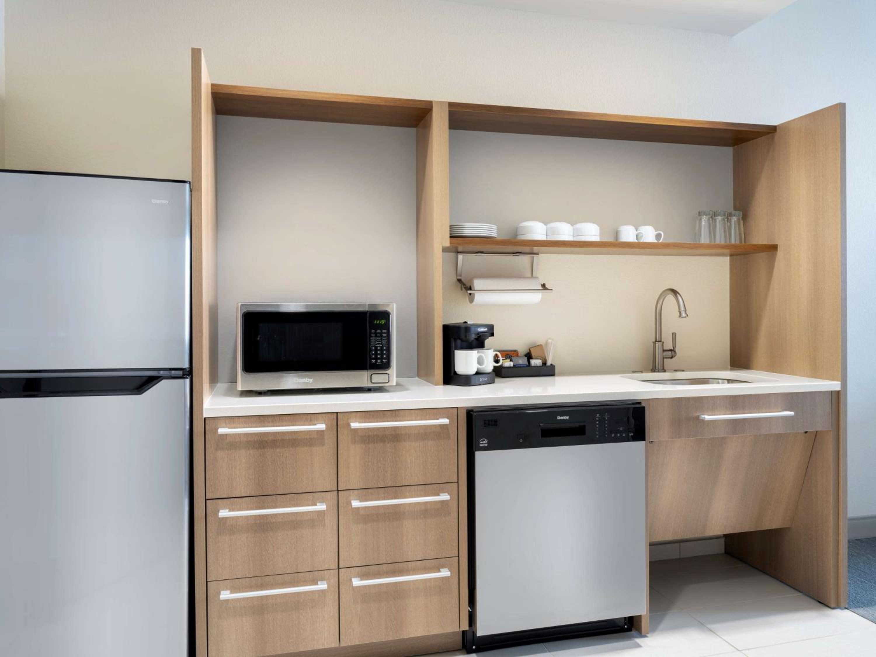 King Studio Suite - Mobility Access/Non-Smoking - Photo 4