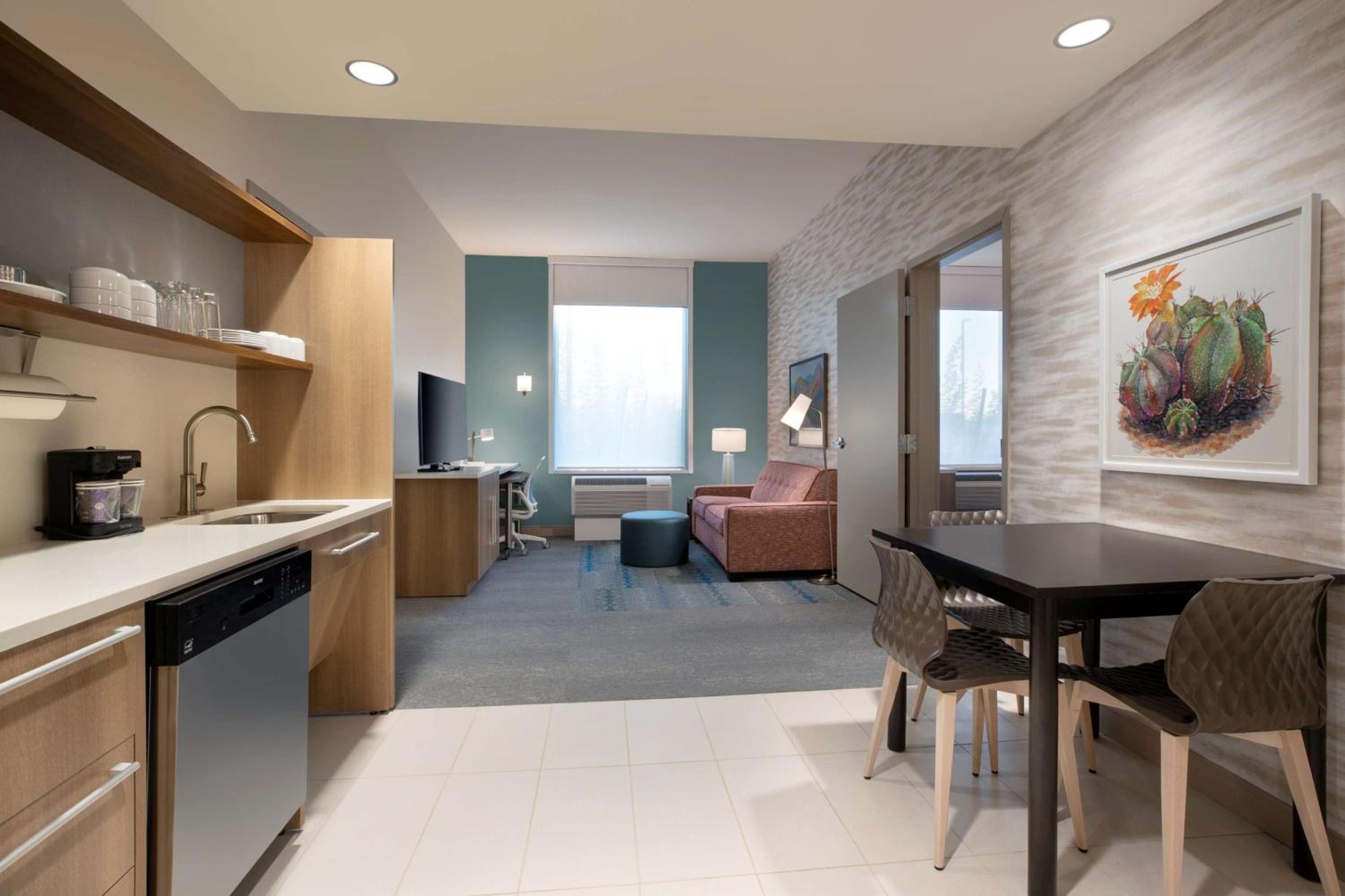 King Suite - Mobility Access/Non-Smoking - Photo 3
