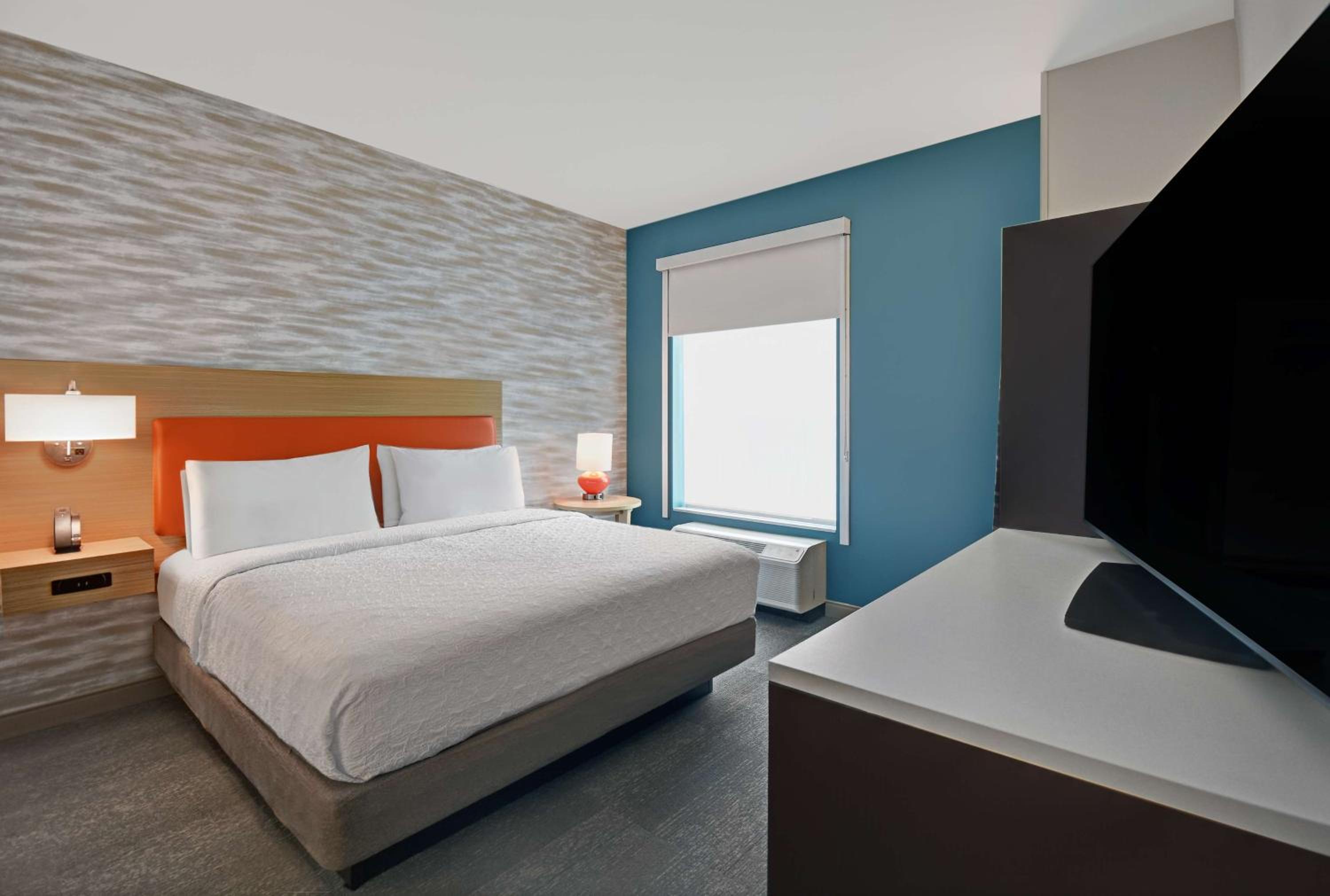 One-Bedroom King Suite - Non-Smoking - Photo 7