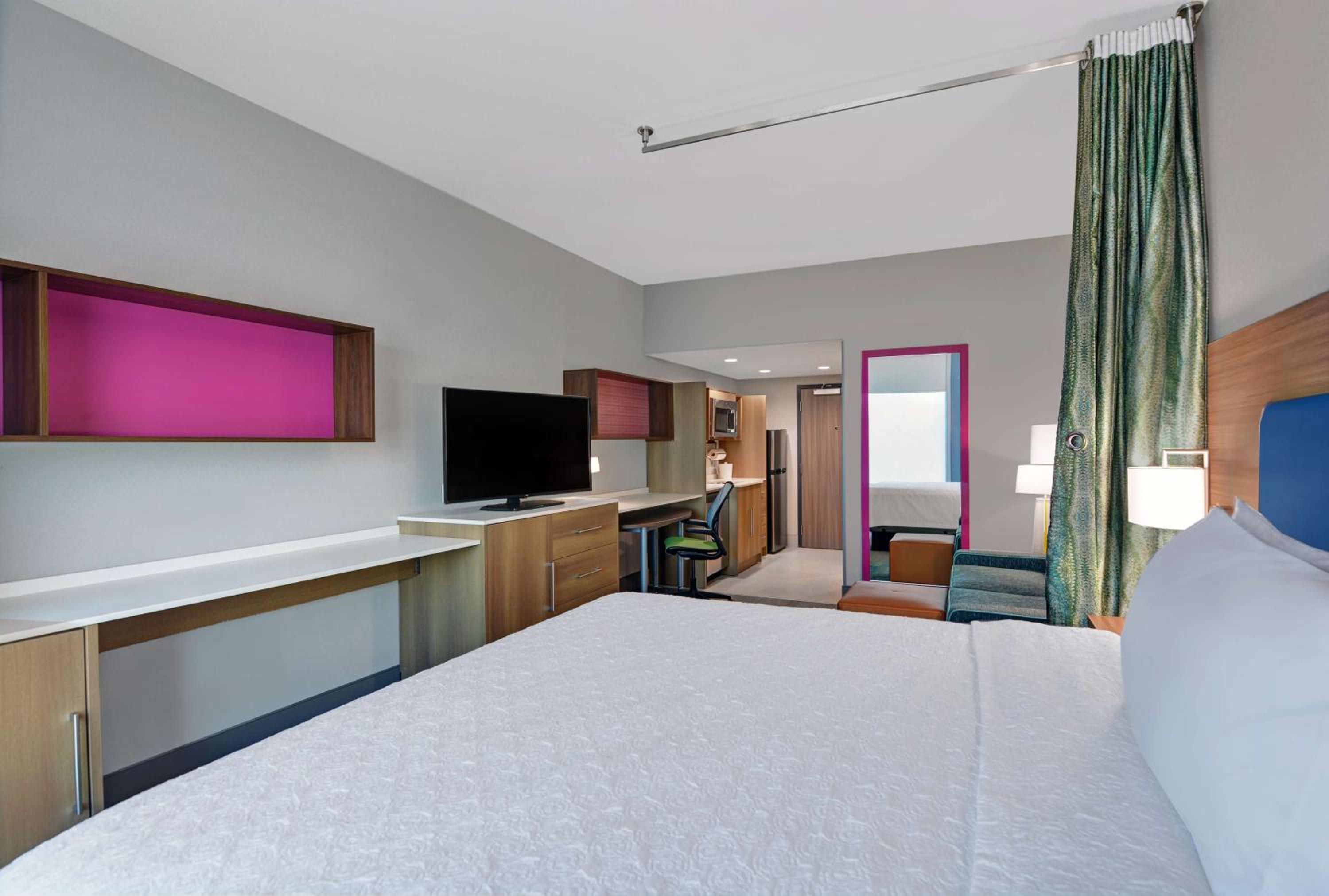 King Studio Suite - Hearing Access/Non-Smoking - Photo 3