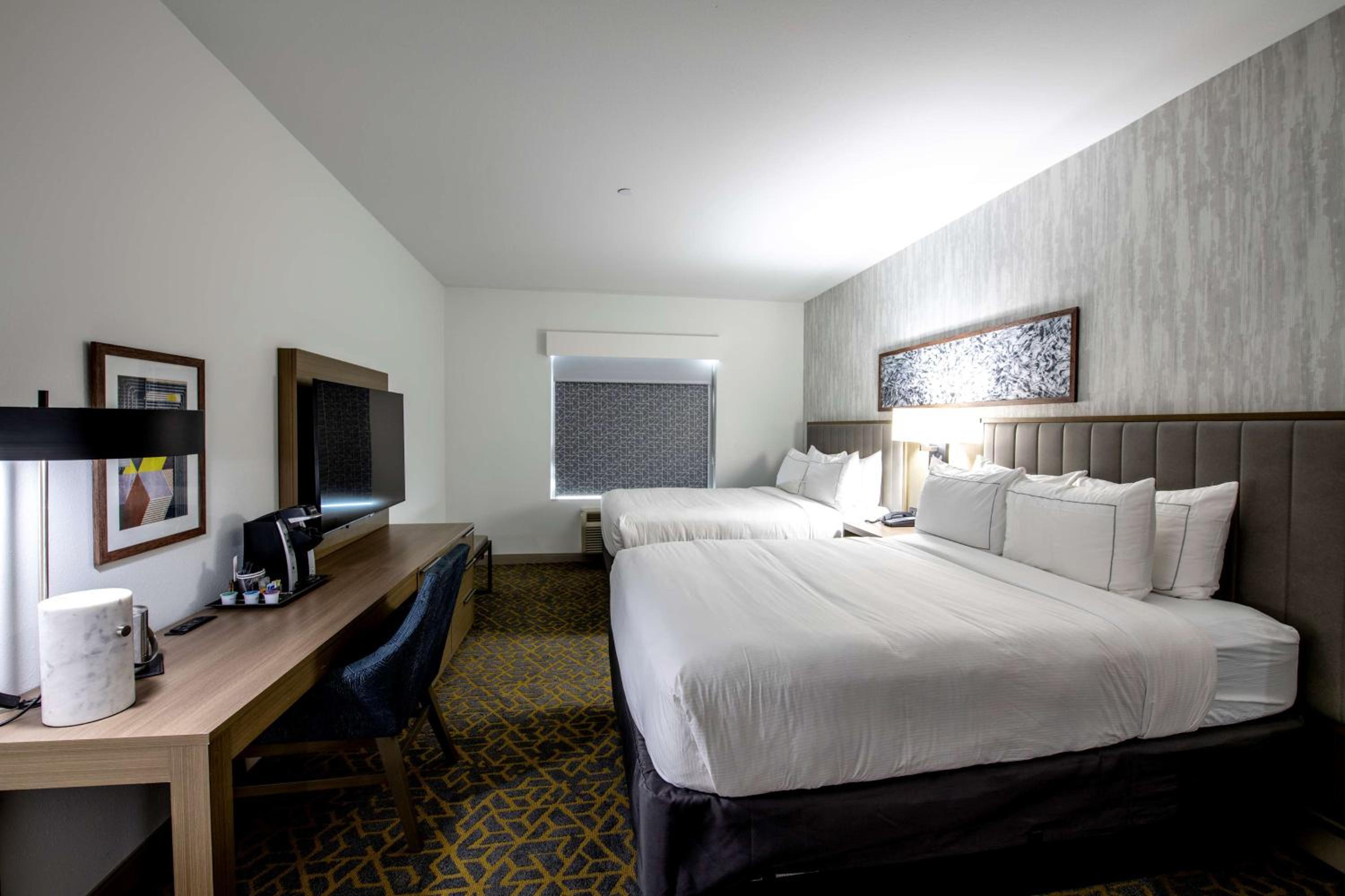 Queen Room with Two Queen Beds - Photo 1