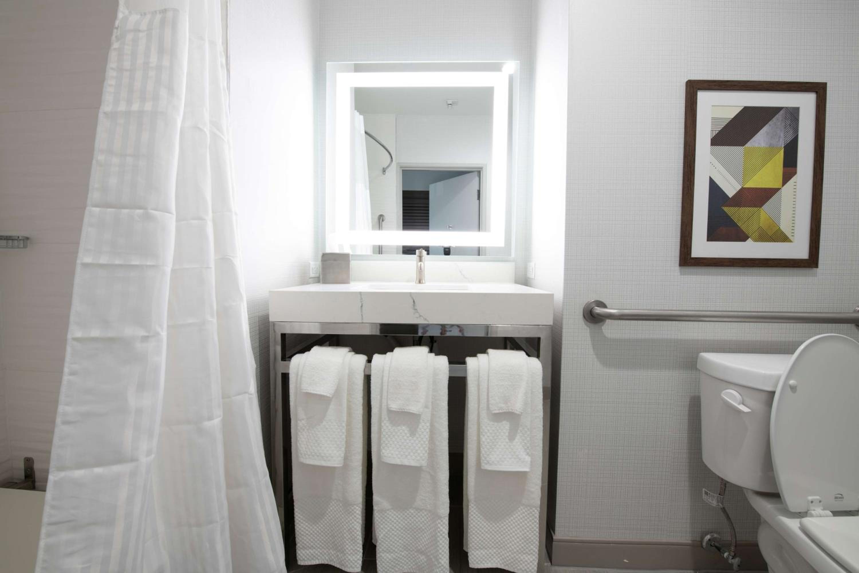 King Room with Sofa Bed and Roll-In Shower - Mobility/Hearing Accessible - Photo 4