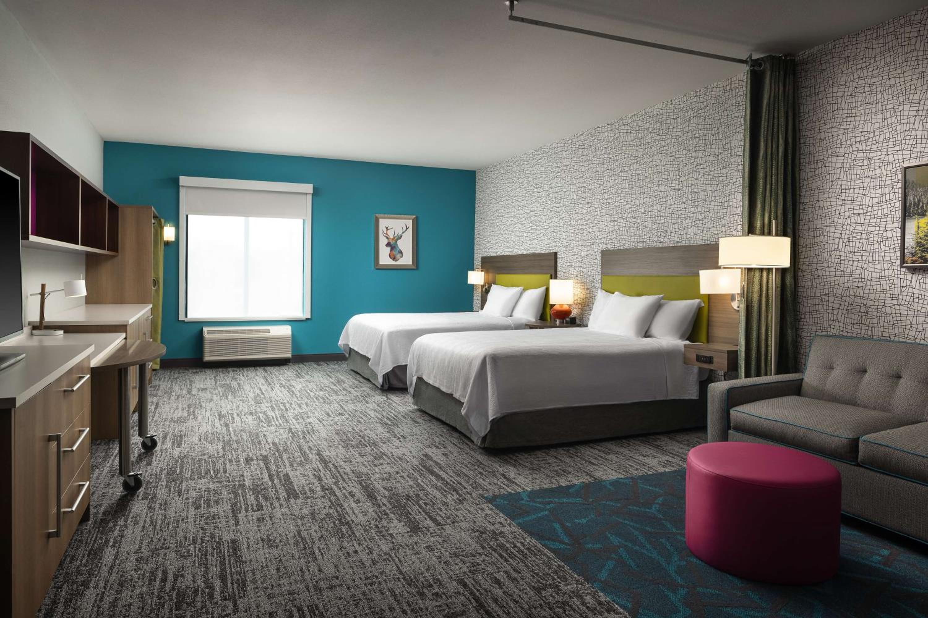 Studio with Two Queen Beds and Roll-In Shower - Mobility and Hearing Access/Non-Smoking