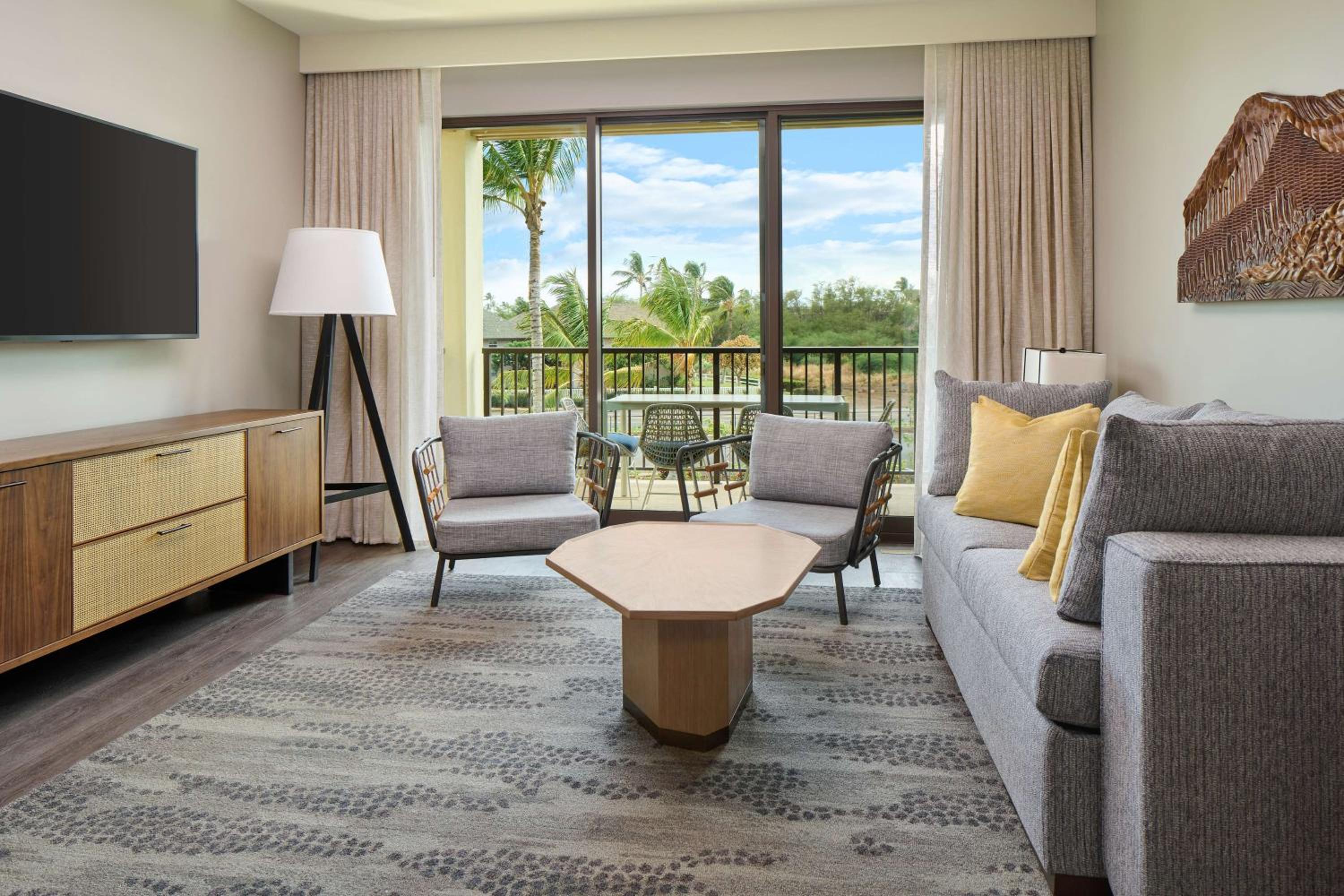One-Bedroom Suite with Two Double Beds - Photo 2