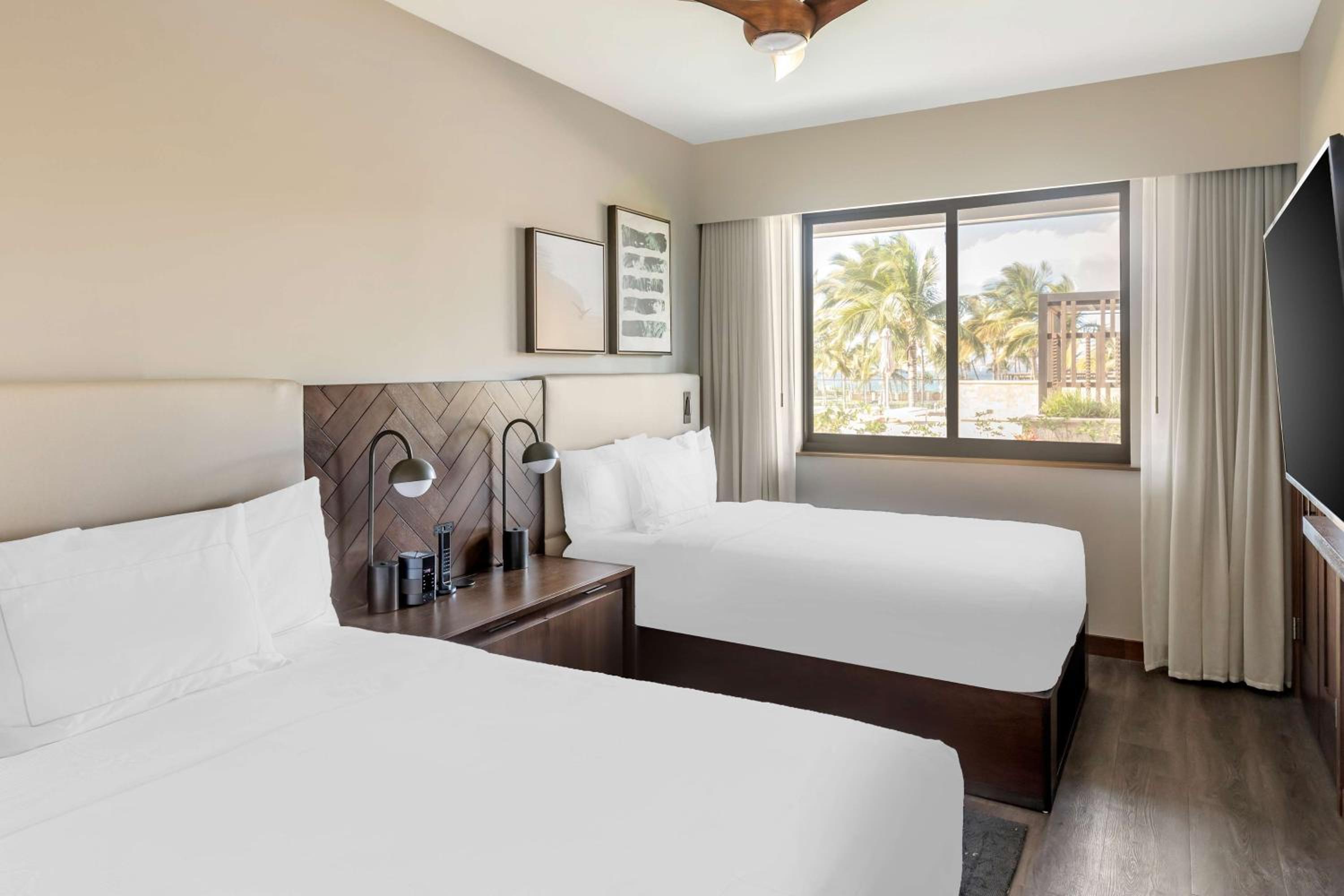 Three-Bedroom King Suite with Two King and Two Double Beds - Photo 8