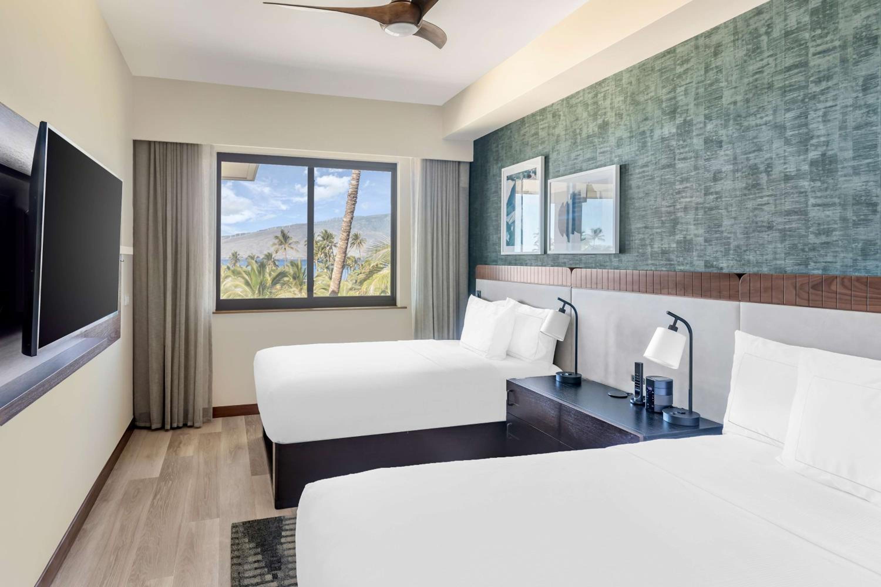Two-Bedroom Premier Penthouse Suite with Ocean View - Photo 4
