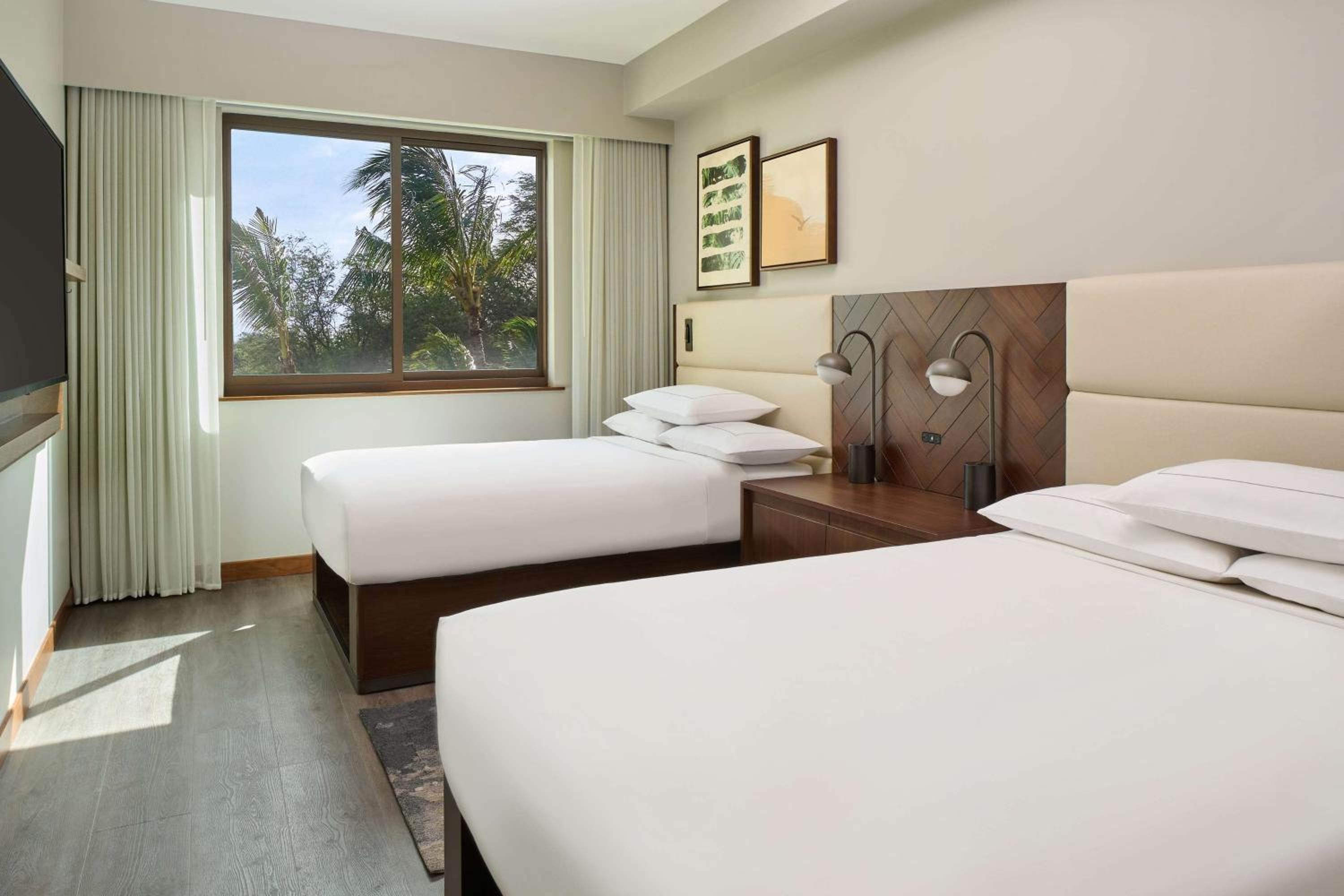 Two-Bedroom Suite with Resort View, Full Kitchen, Sofabed & Balcony - Photo 4
