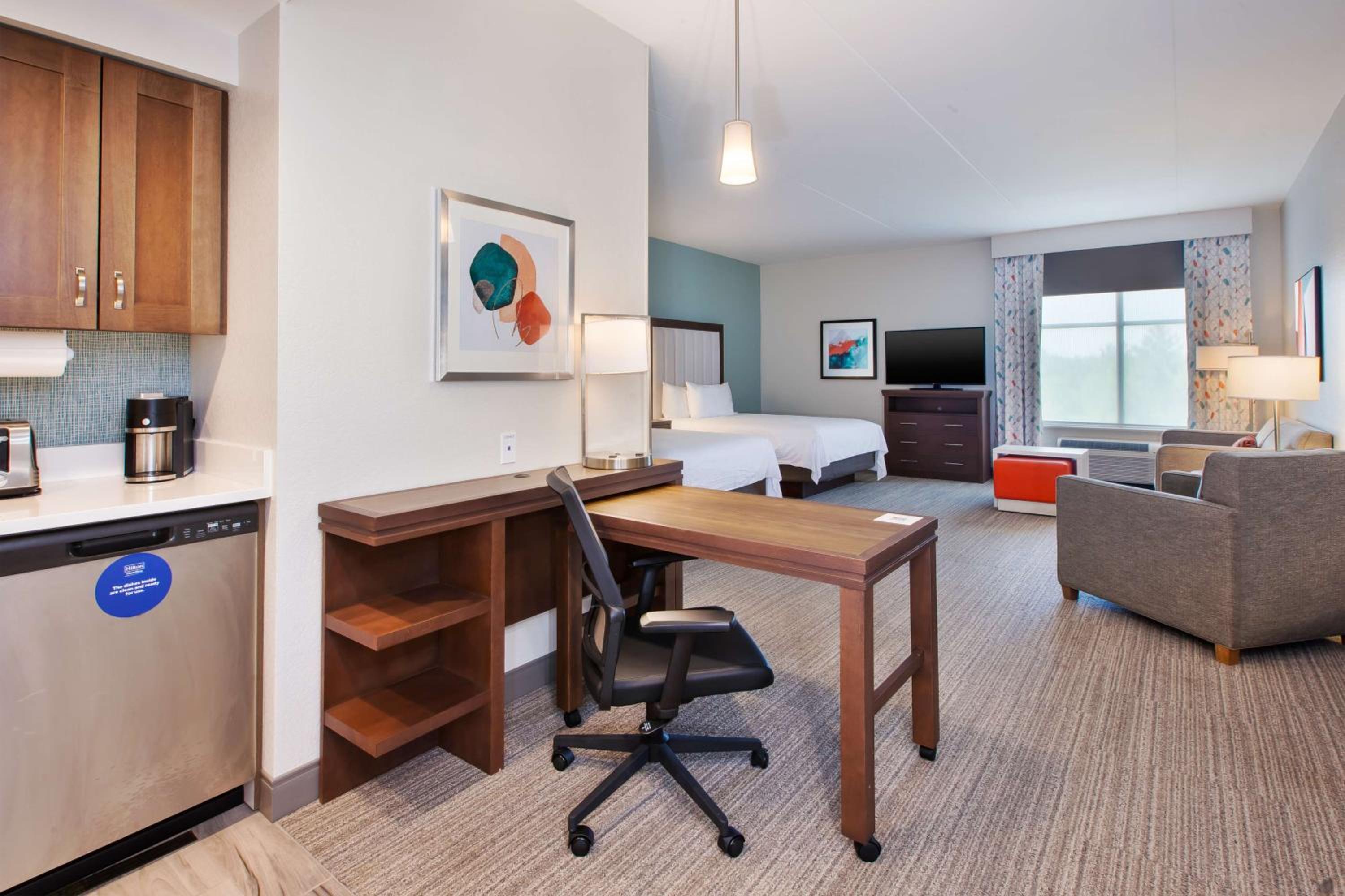 Studio Suite with Two Queen Beds - Photo 2