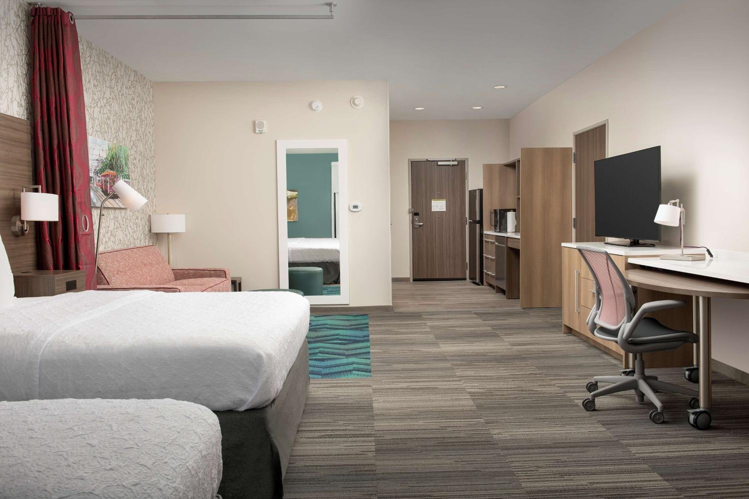 Queen Studio with Two Queen Beds - Mobility Access/Non-Smoking - Photo 2