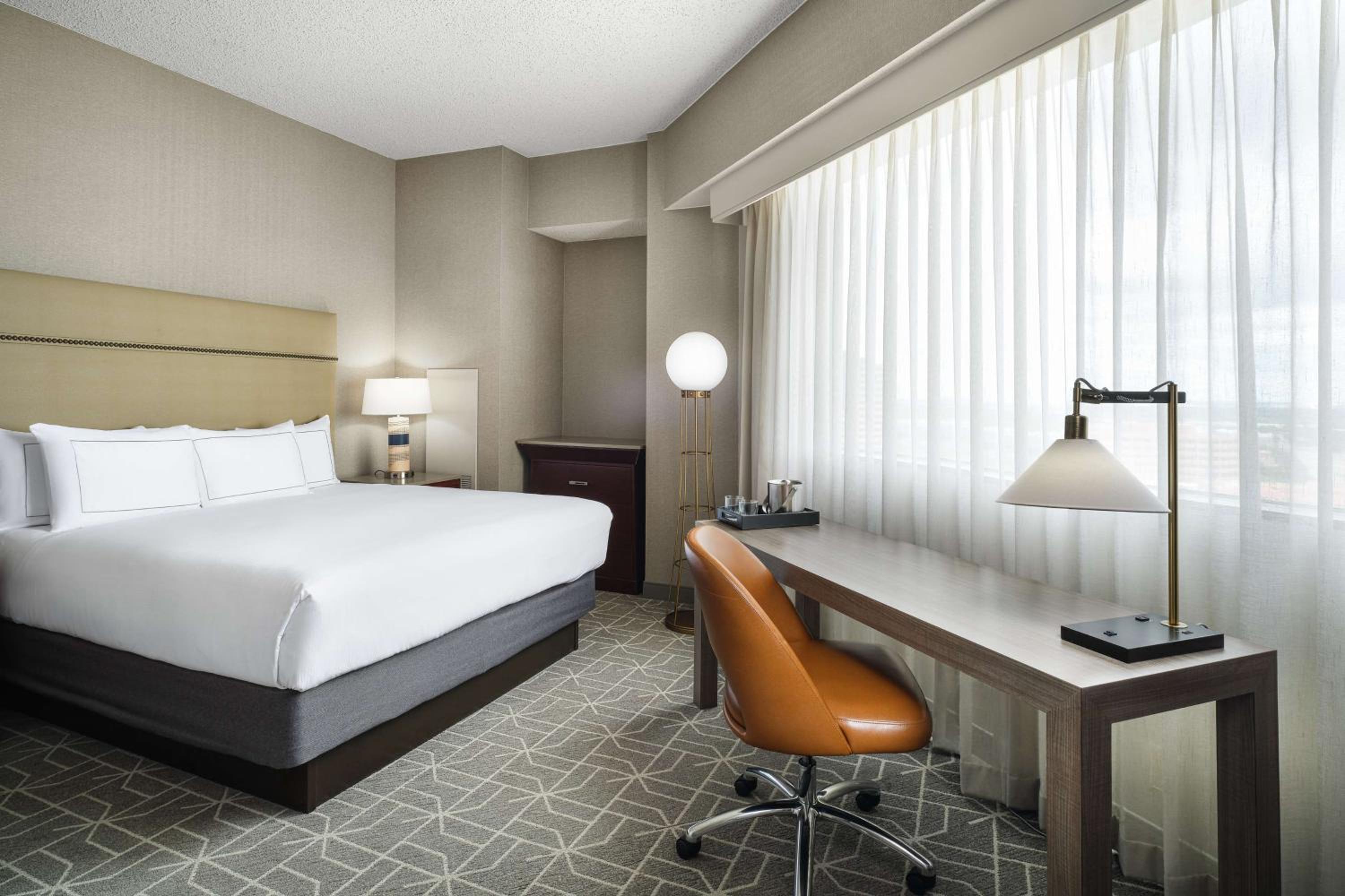 Corner King Room