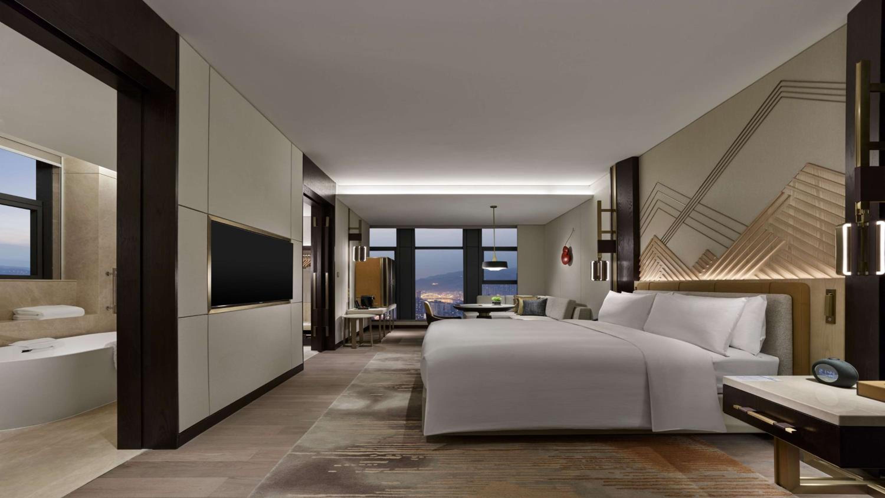 Executive King Room - Photo 3
