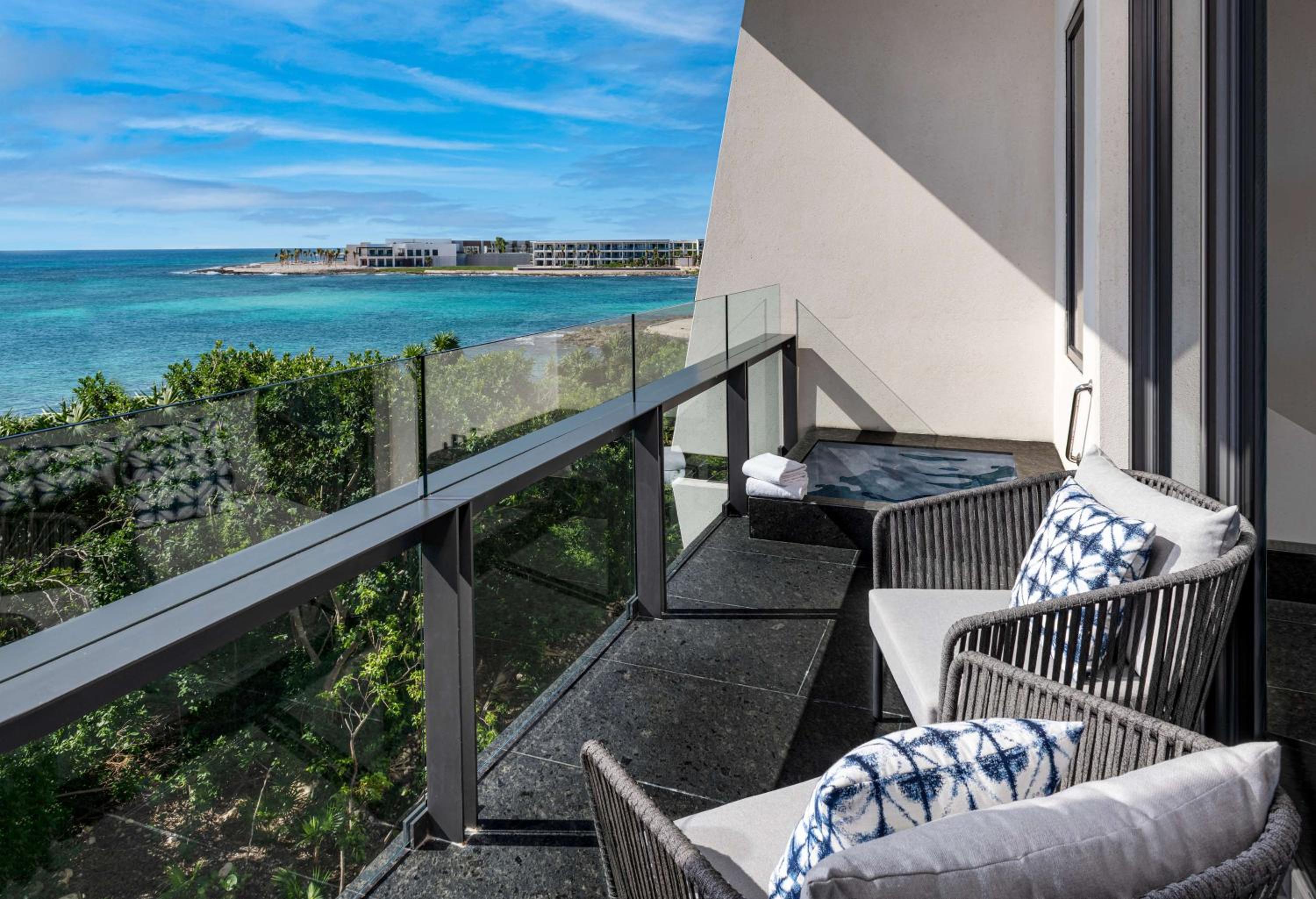 Queen Room with Two Queen Beds and Ocean View - Photo 7