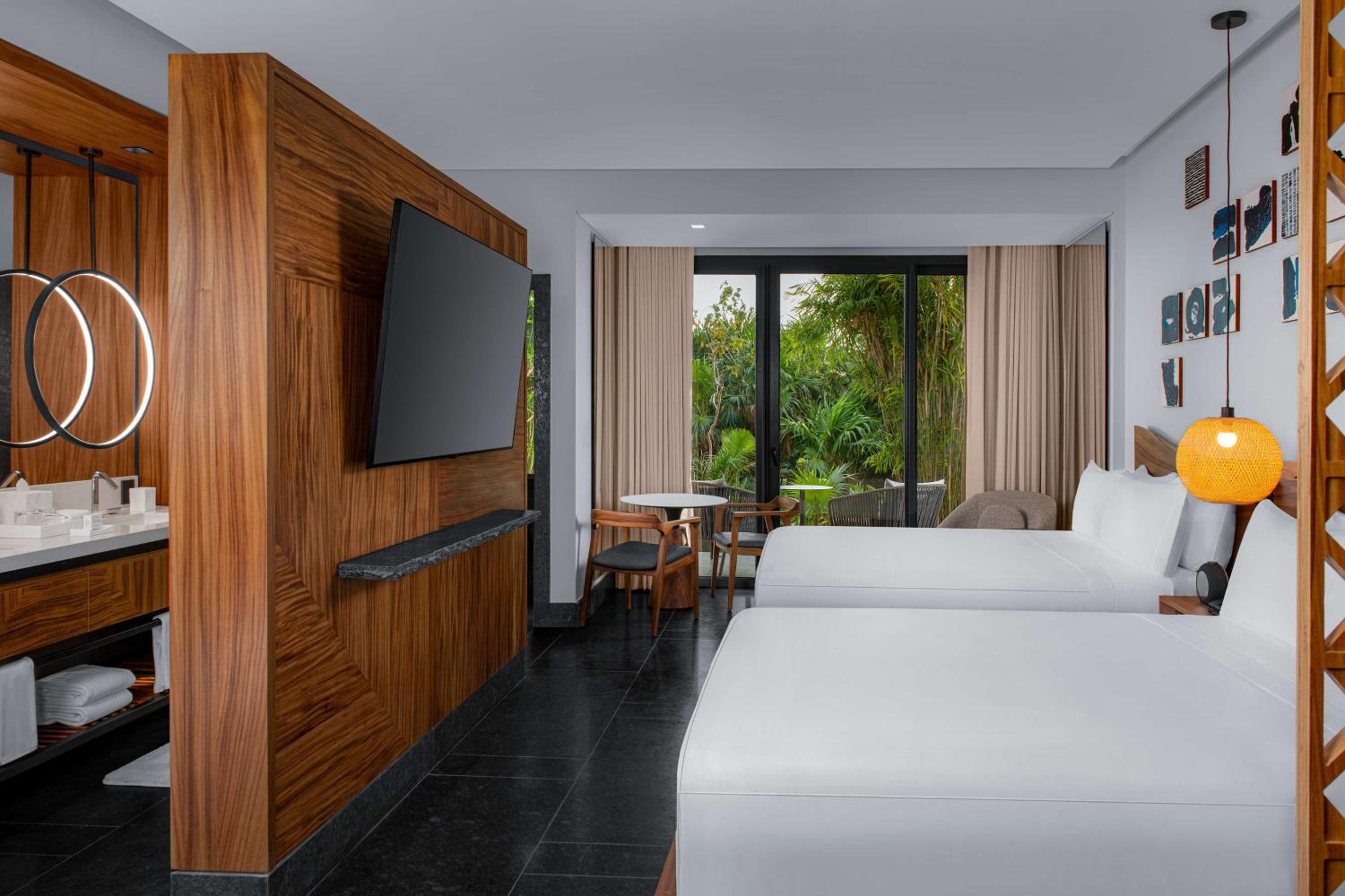Queen Room with Two Queen Beds and Tropical View - Photo 1