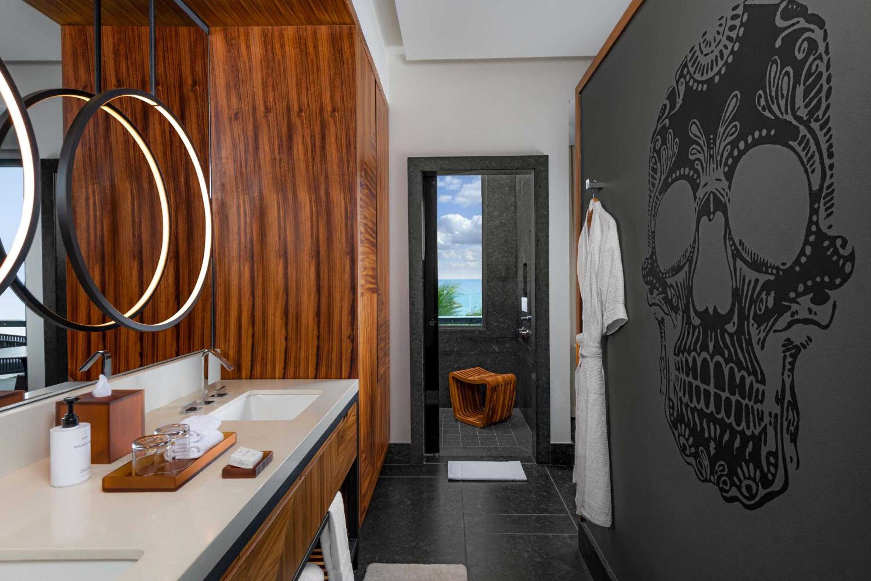 King Room with Partial Ocean View - Photo 2