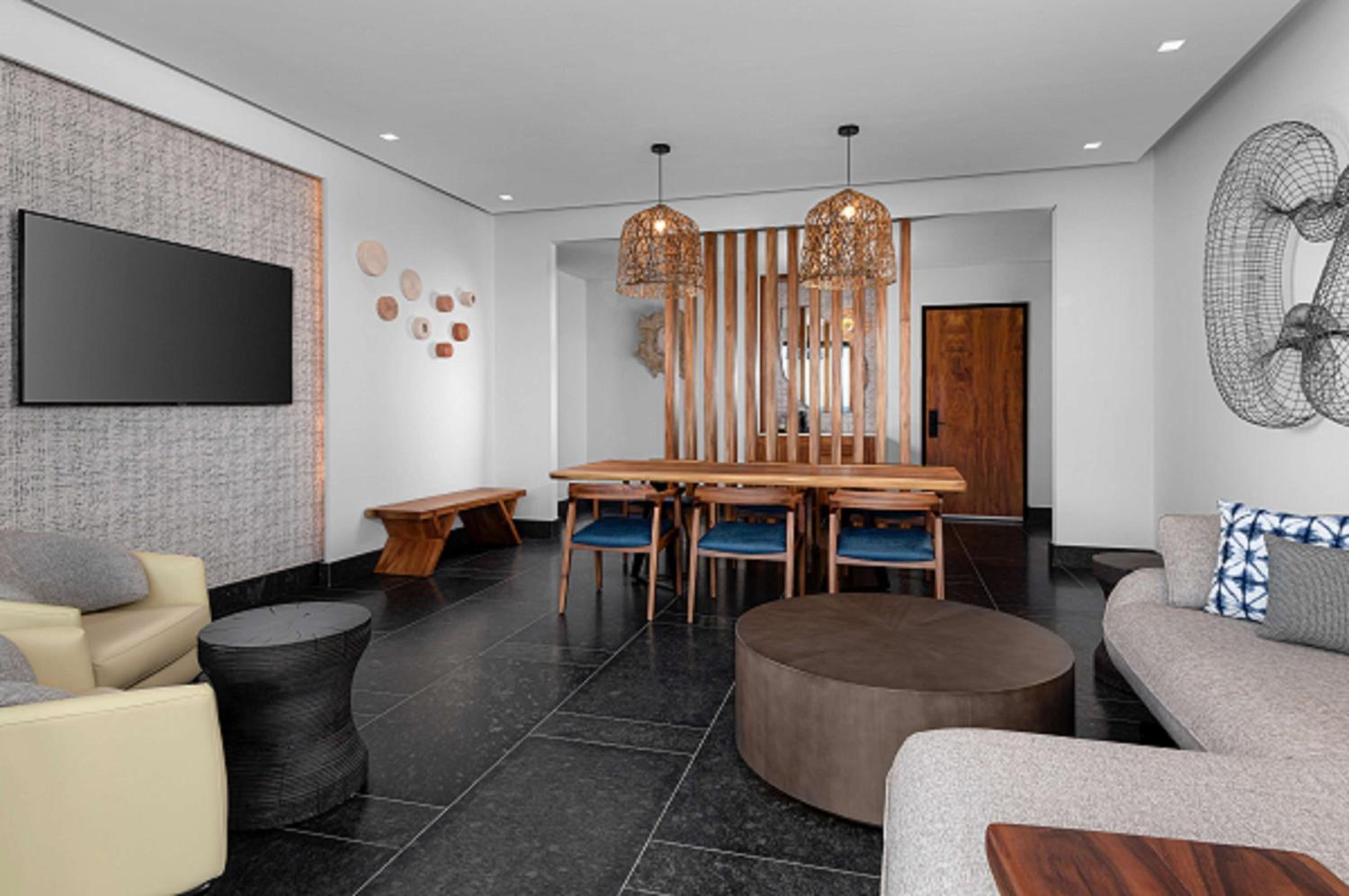 King Suite with Tropical View - Photo 8