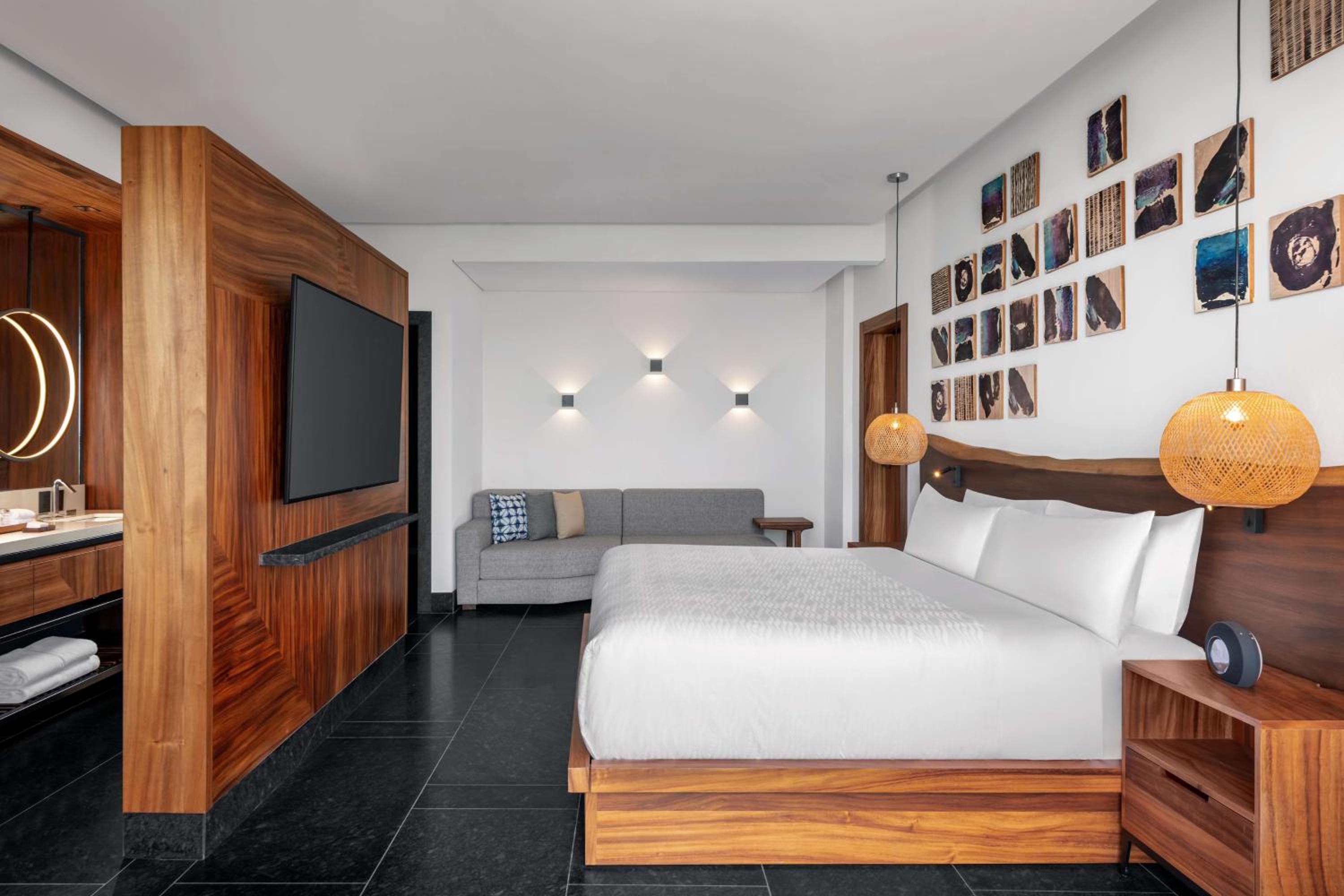 King Suite with Ocean View - Photo 2