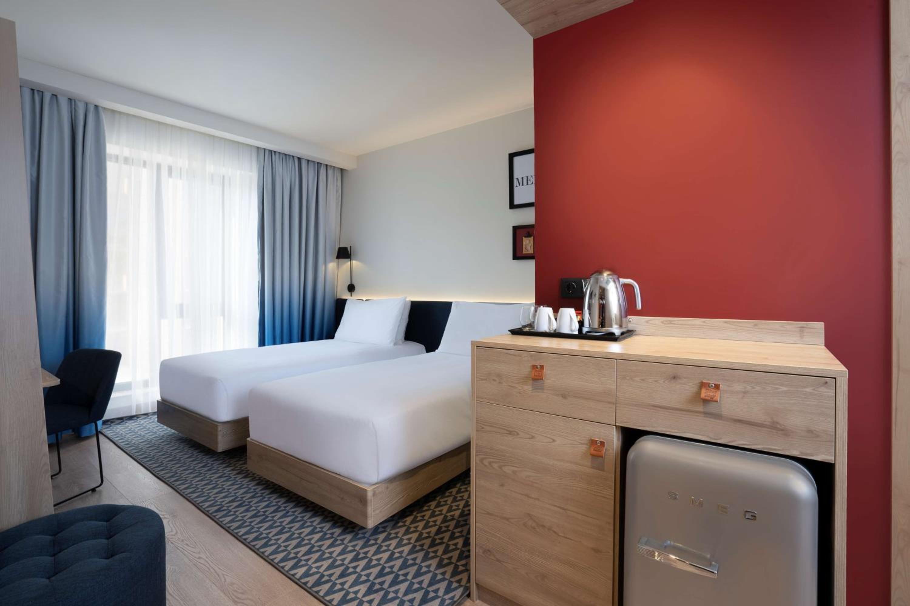 Twin Room - Photo 1