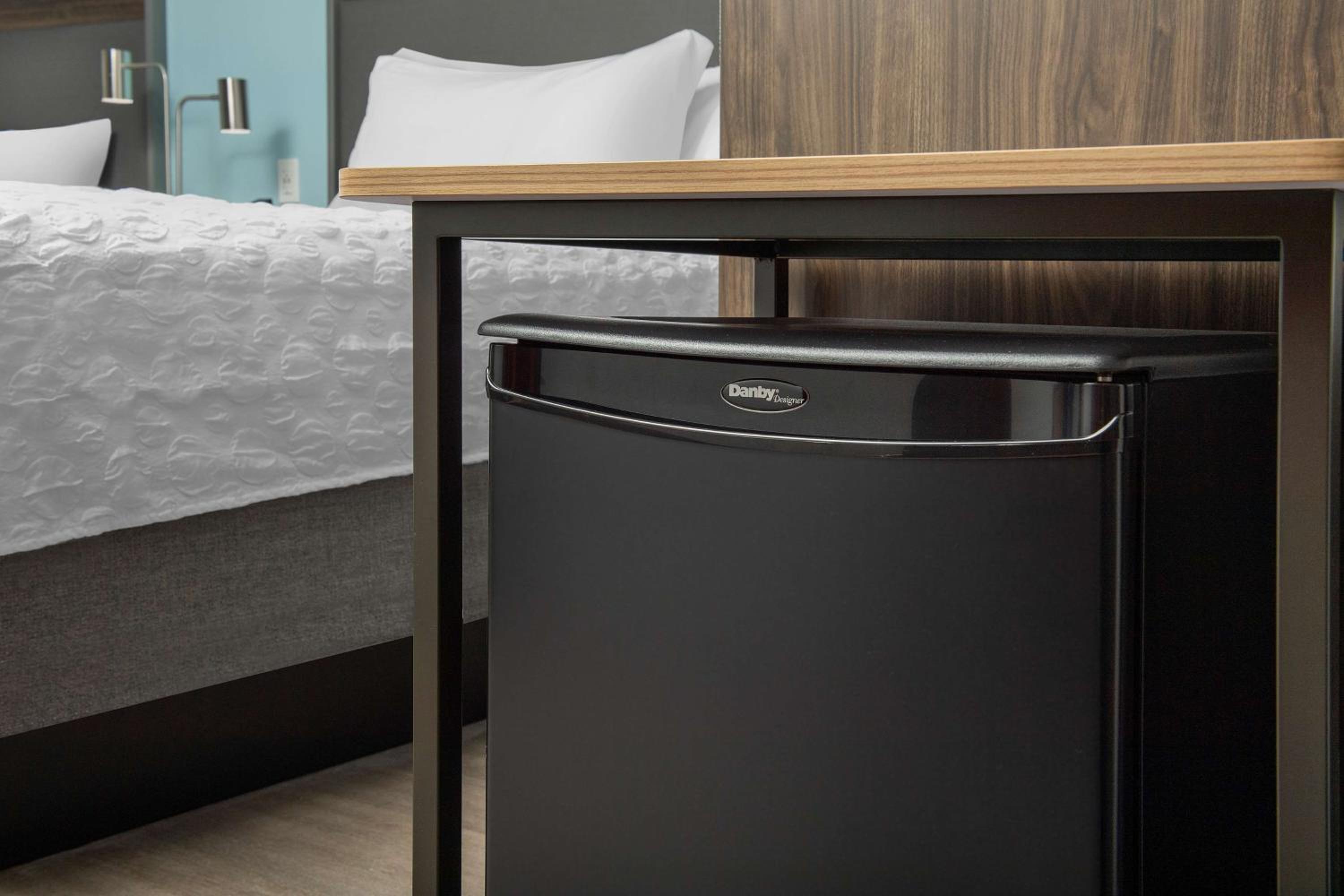 King Room with Bath Tub - Mobility Access