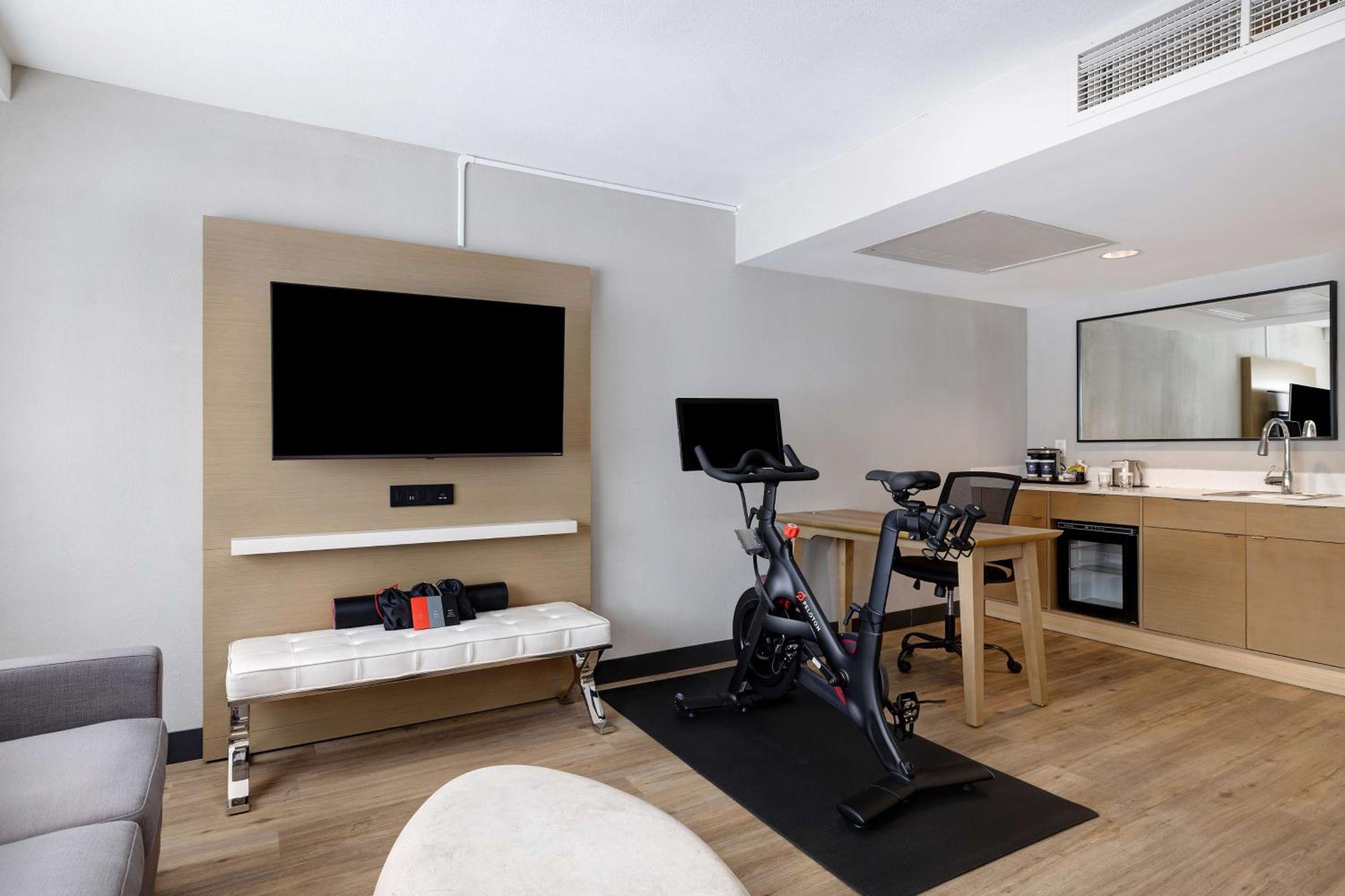 King Room with Peloton Bike - Photo 4