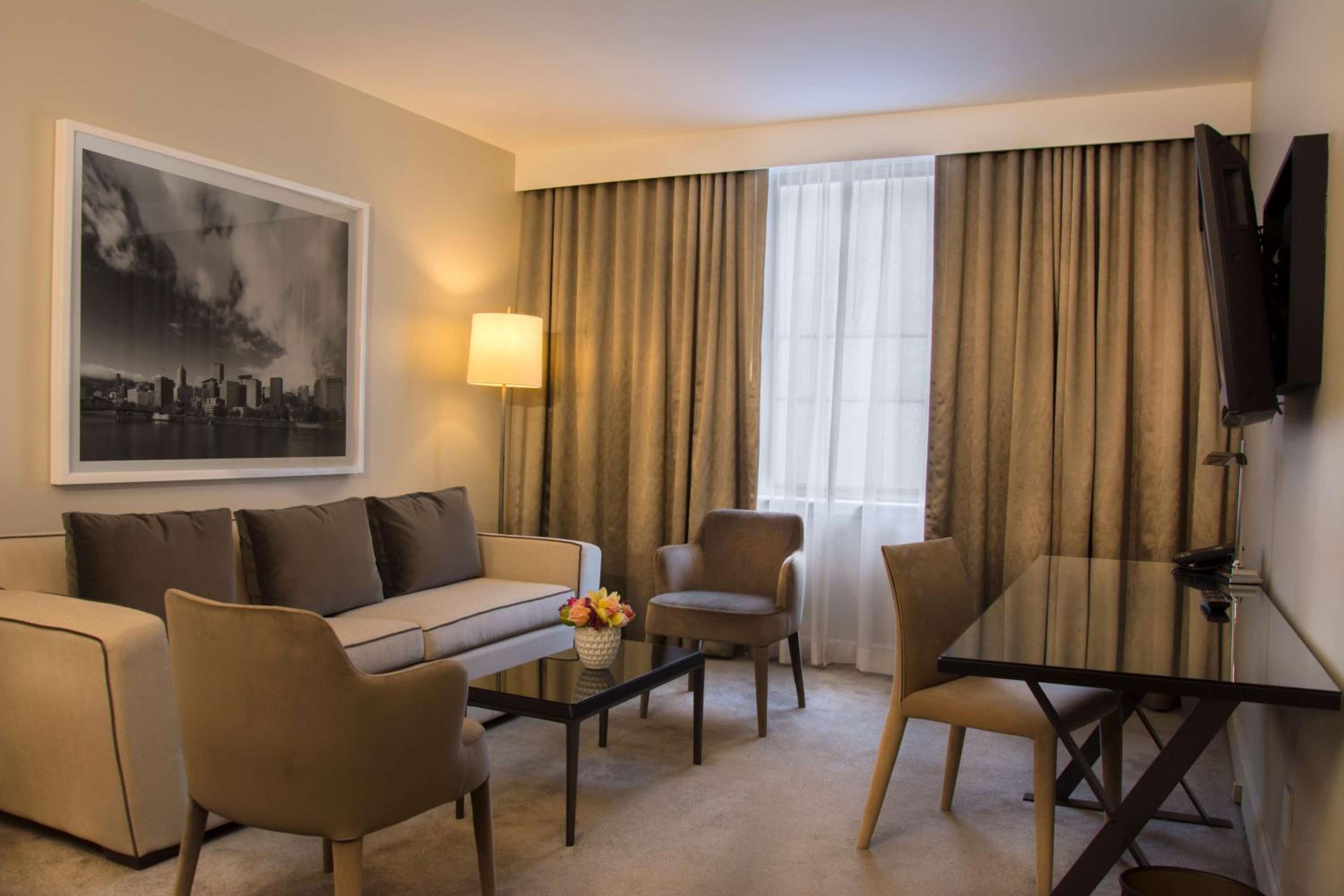 One-Bedroom King Penthouse Suite