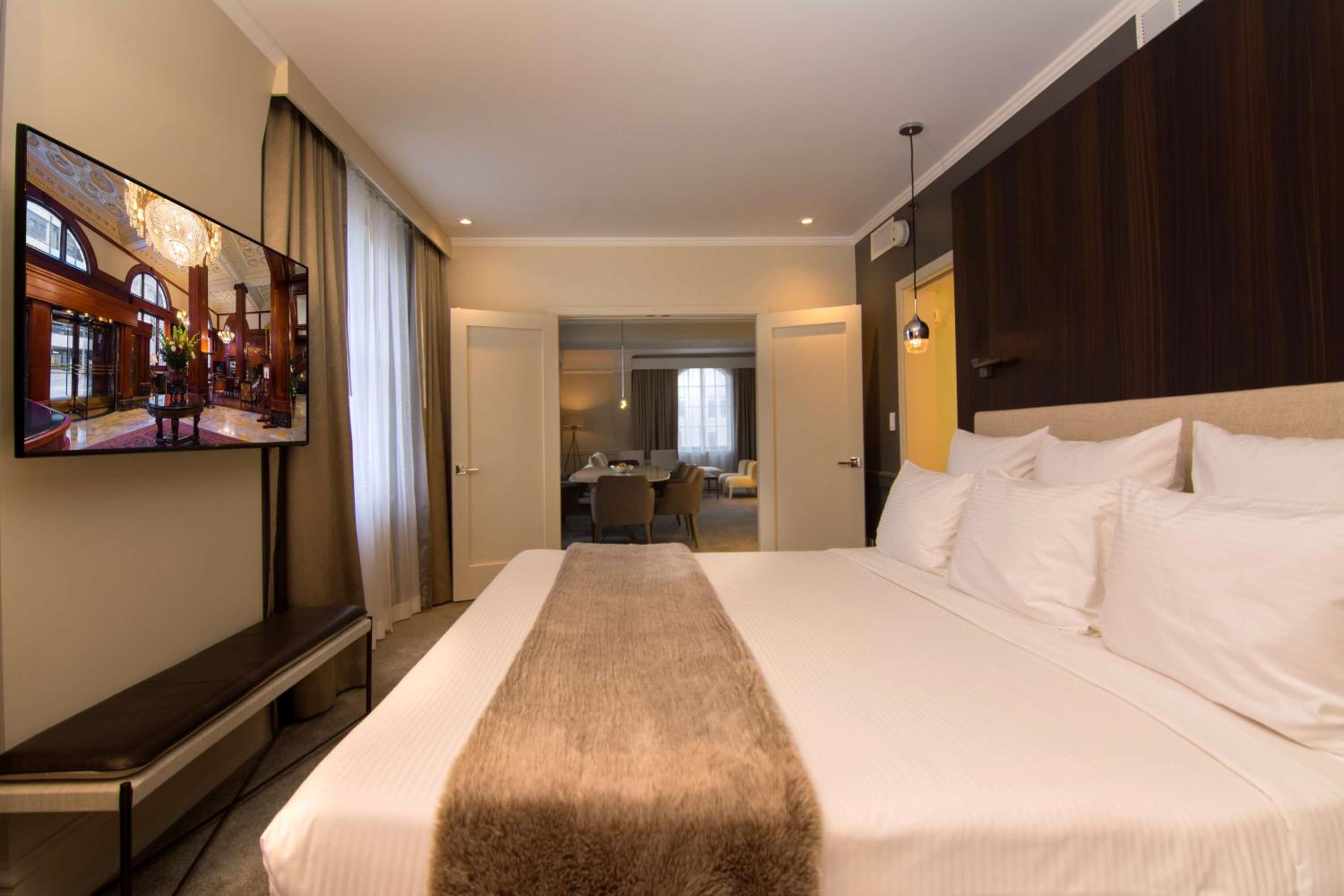 Luxury Presidential King Suite