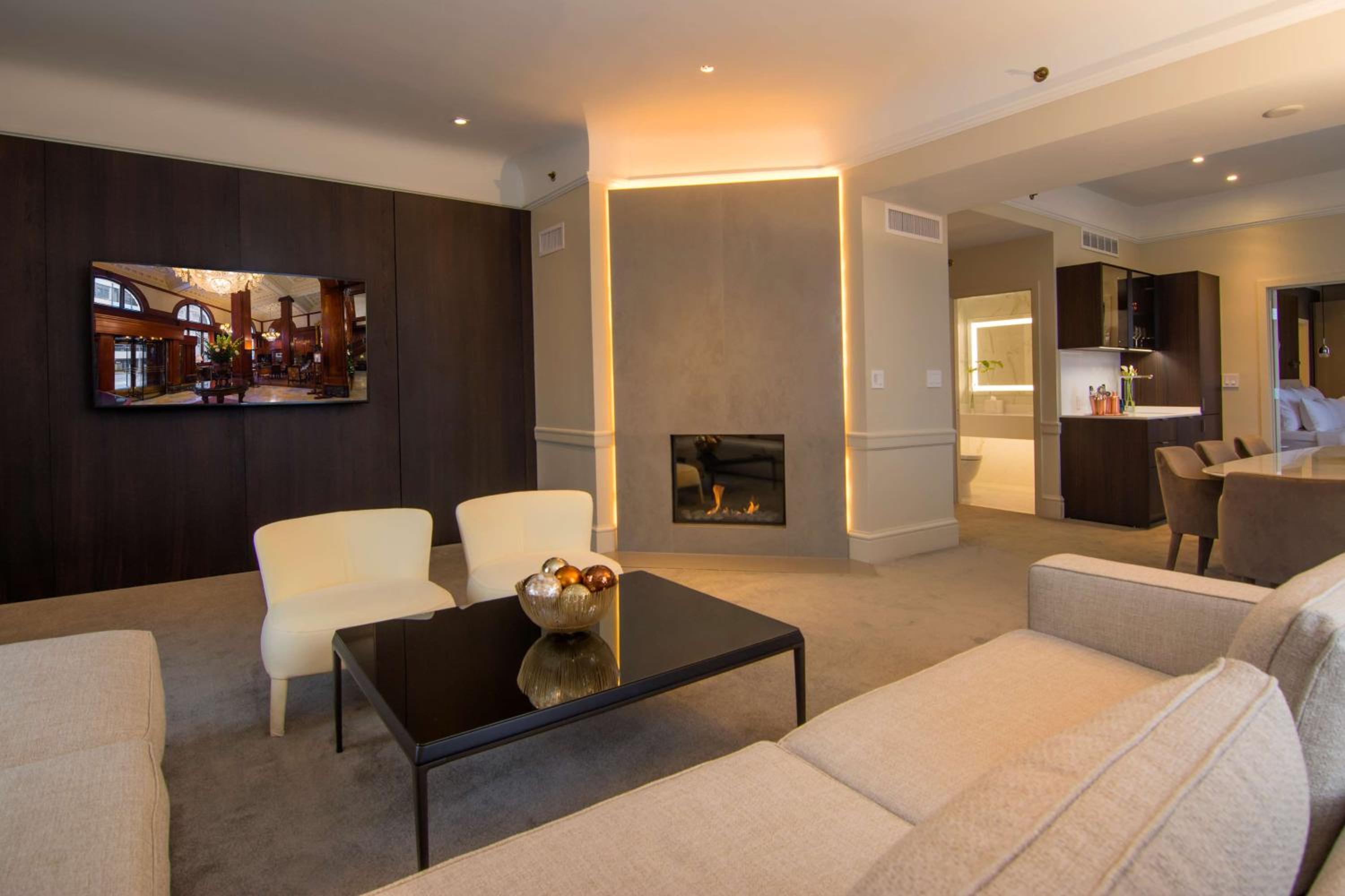 Luxury Presidential King Suite