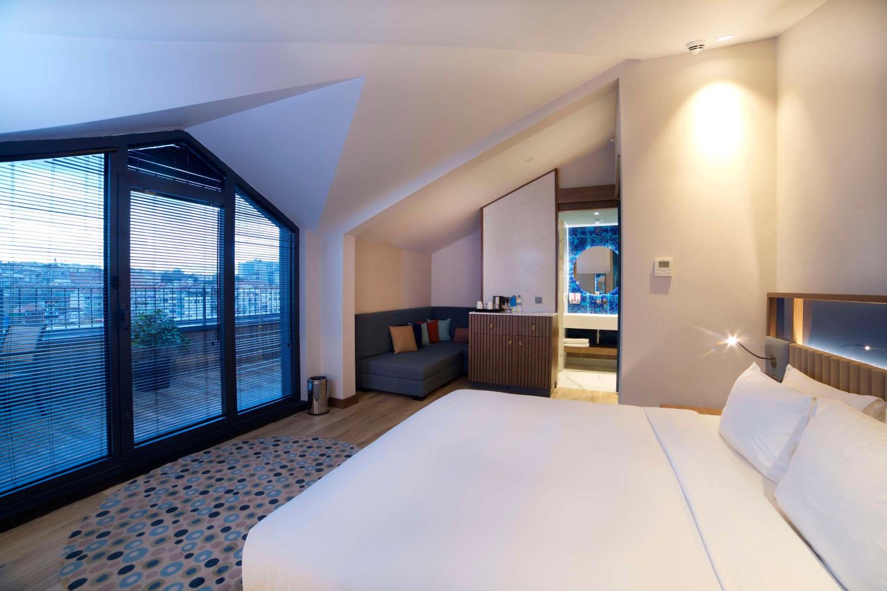 King Room with Sofa Bed and Terrace