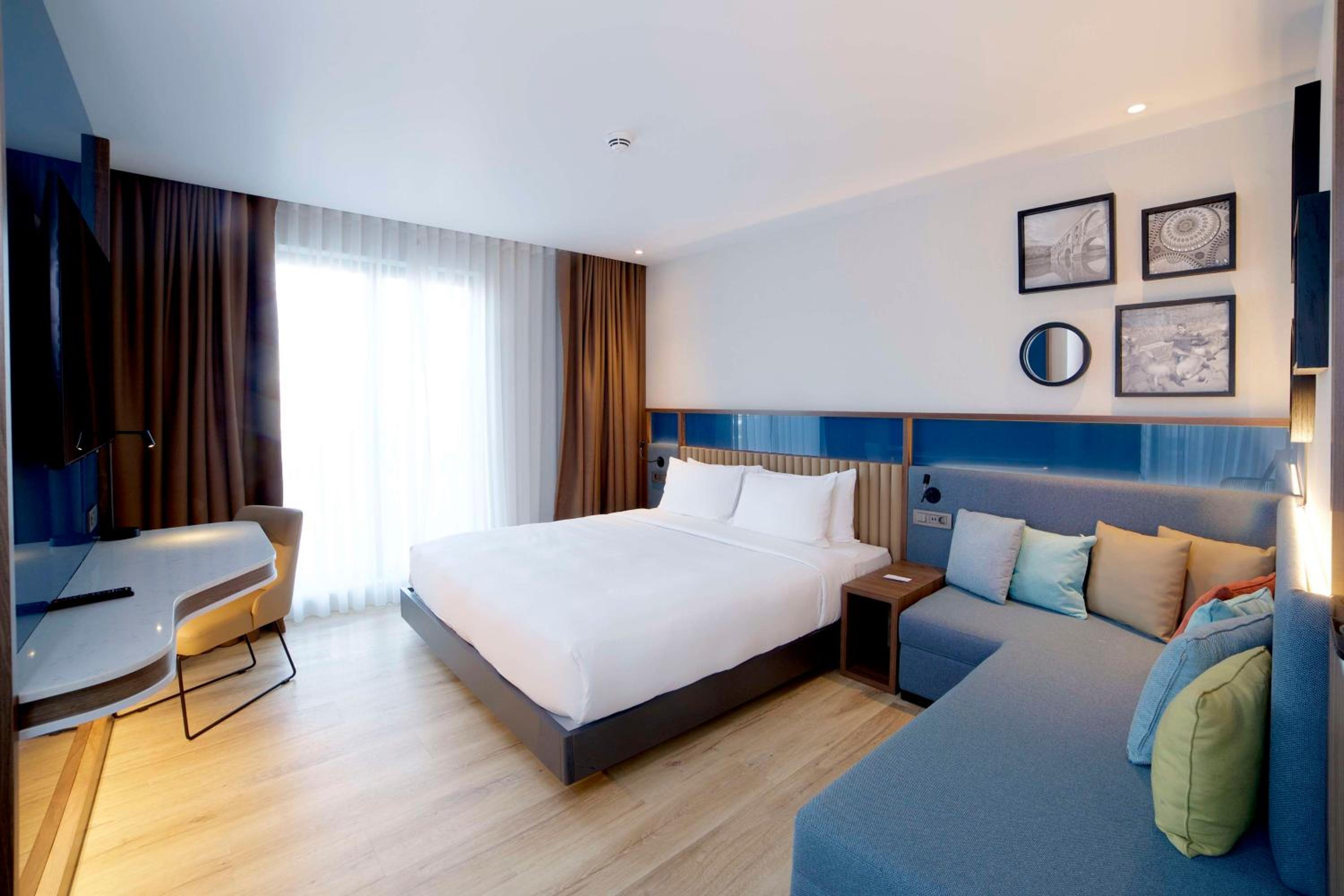 King Room with Sofa Bed