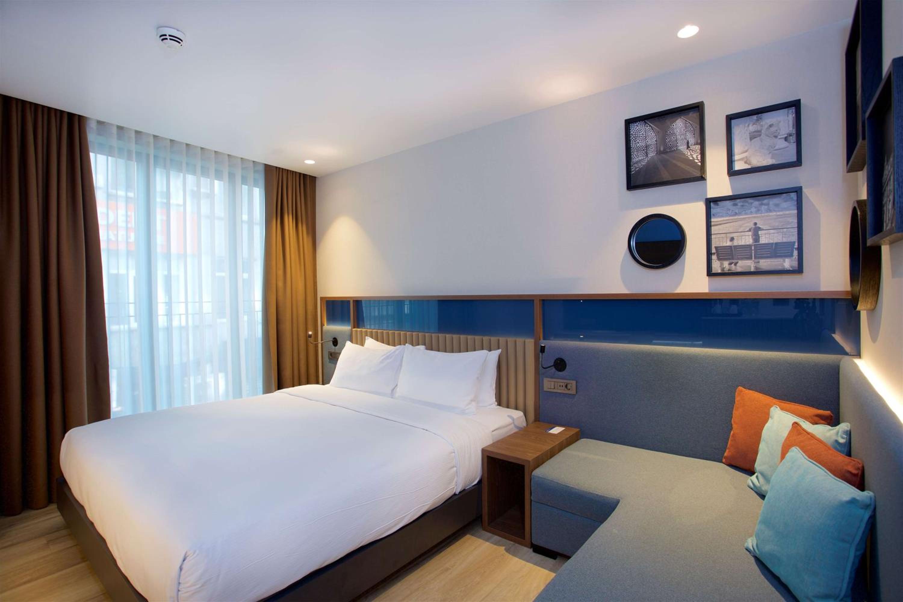 King Room with Sofa Bed