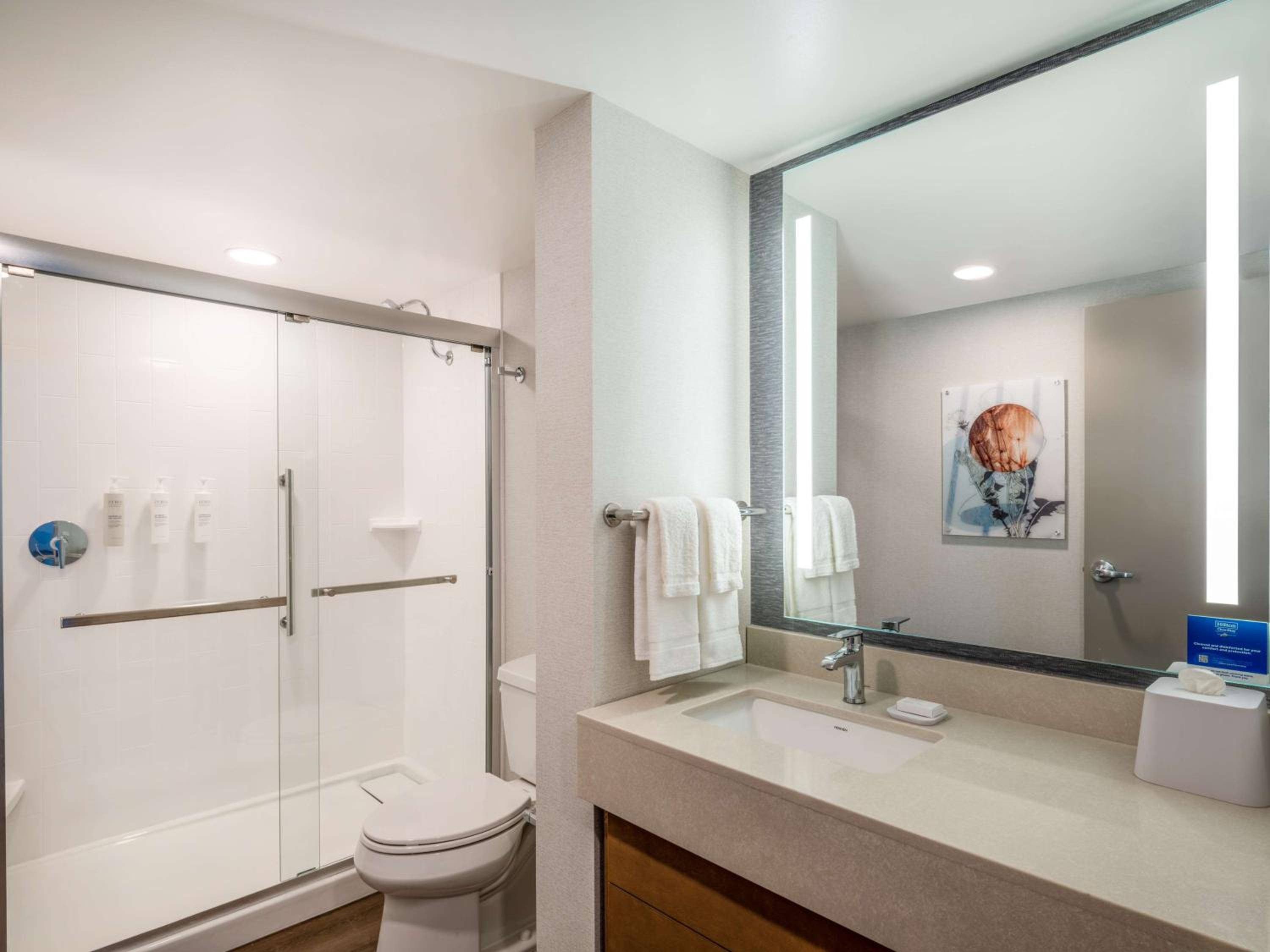 One-Bedroom King Suite with River View - Photo 12