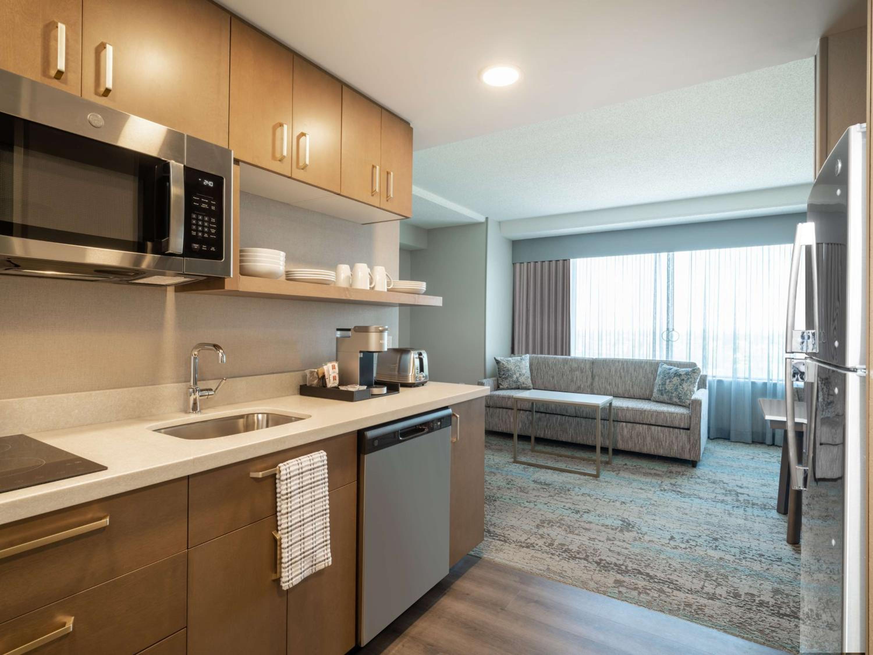 One-Bedroom King Suite with River View - Photo 3