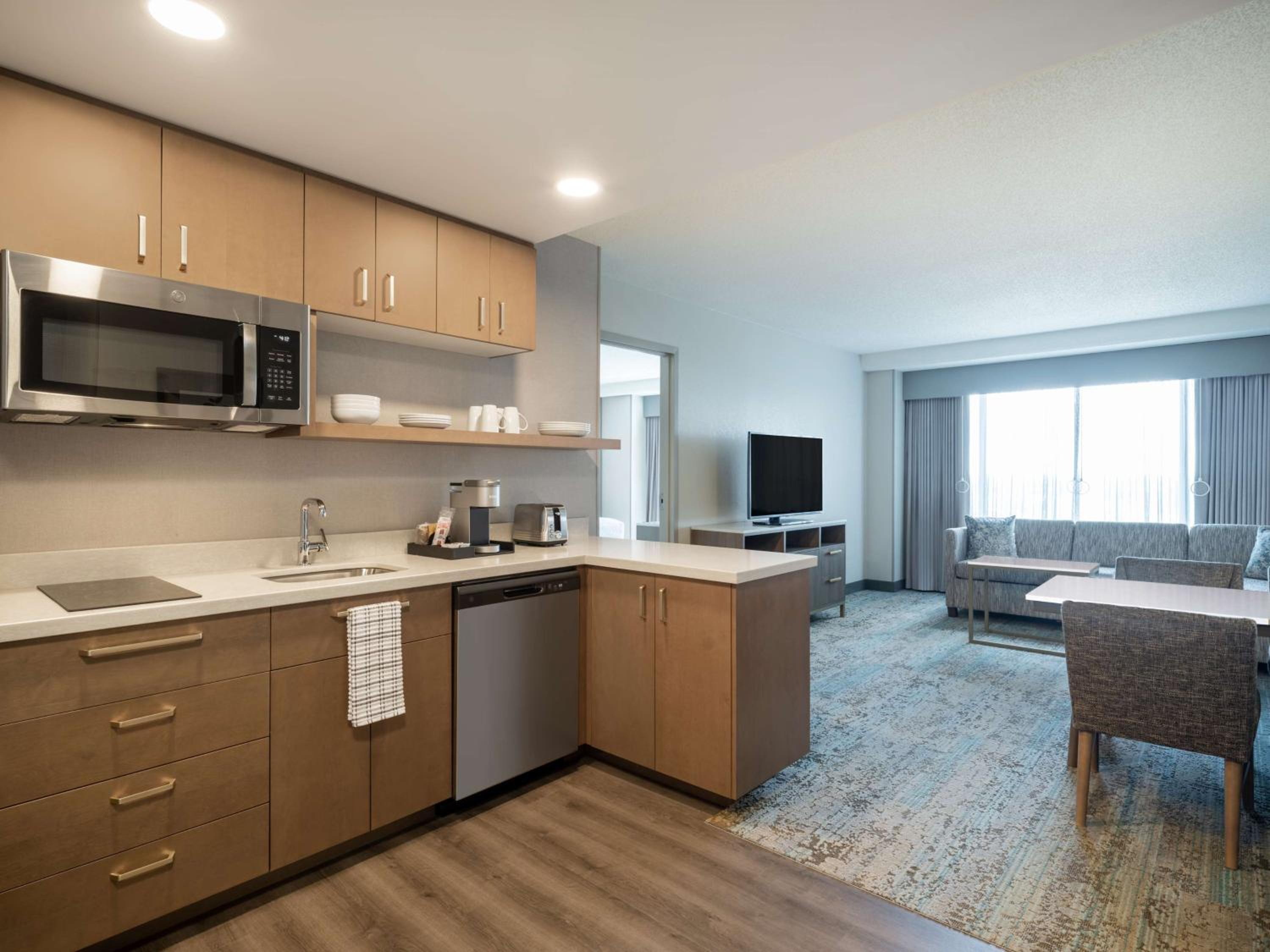 One-Bedroom King Suite with River View - Photo 10