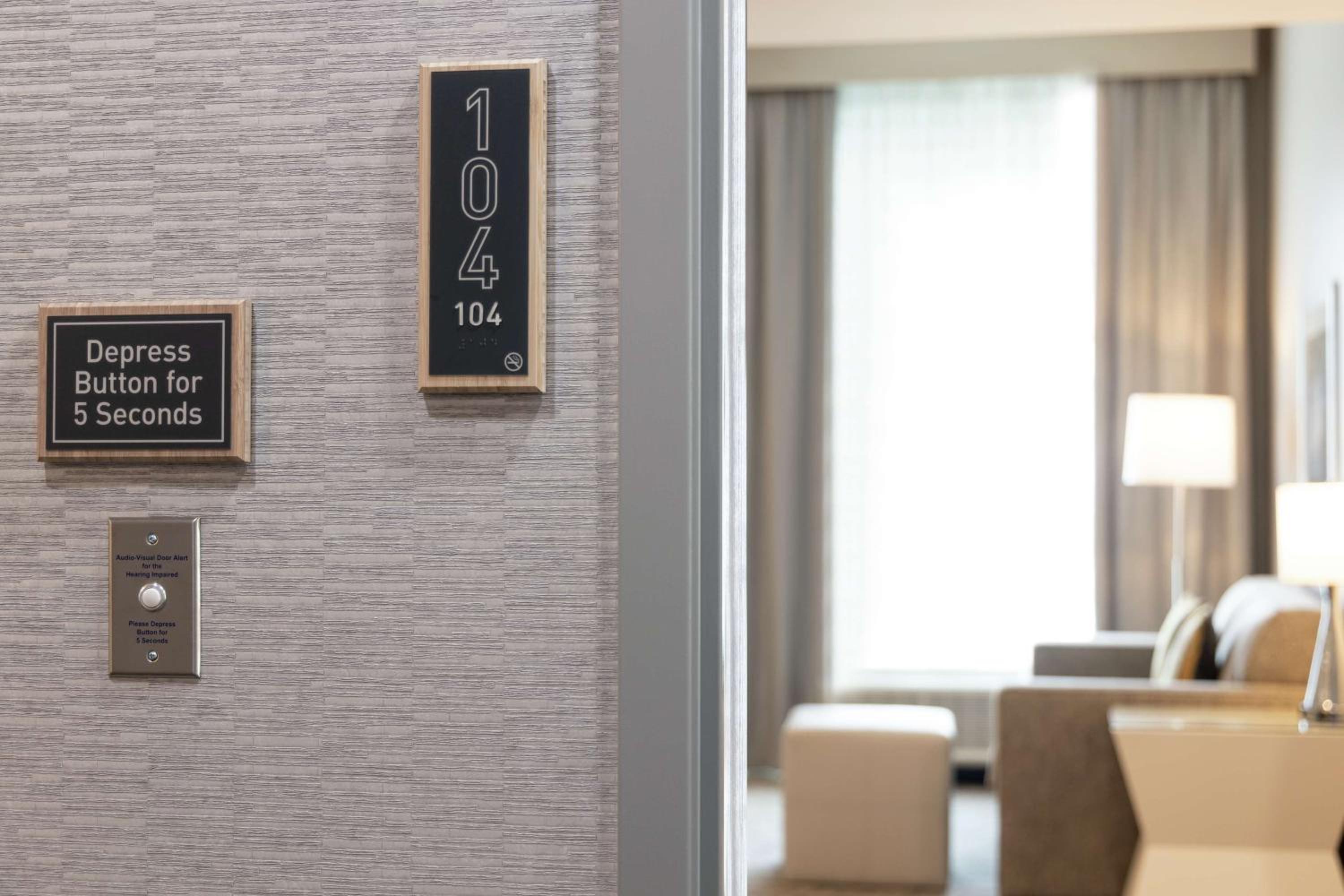 King Studio Suite - Hearing Access - Photo 2