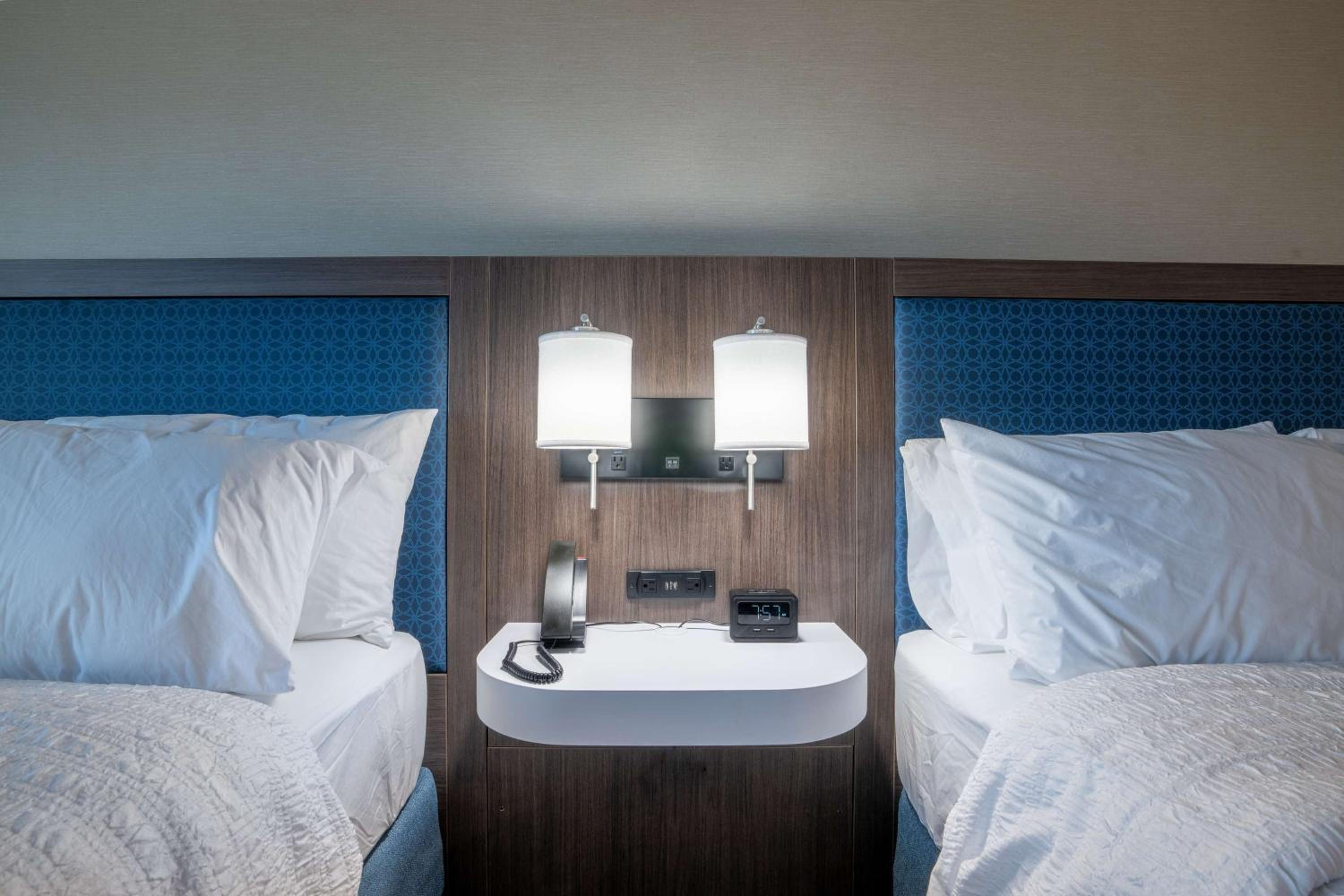 Queen Room with Two Queen Beds - Photo 1