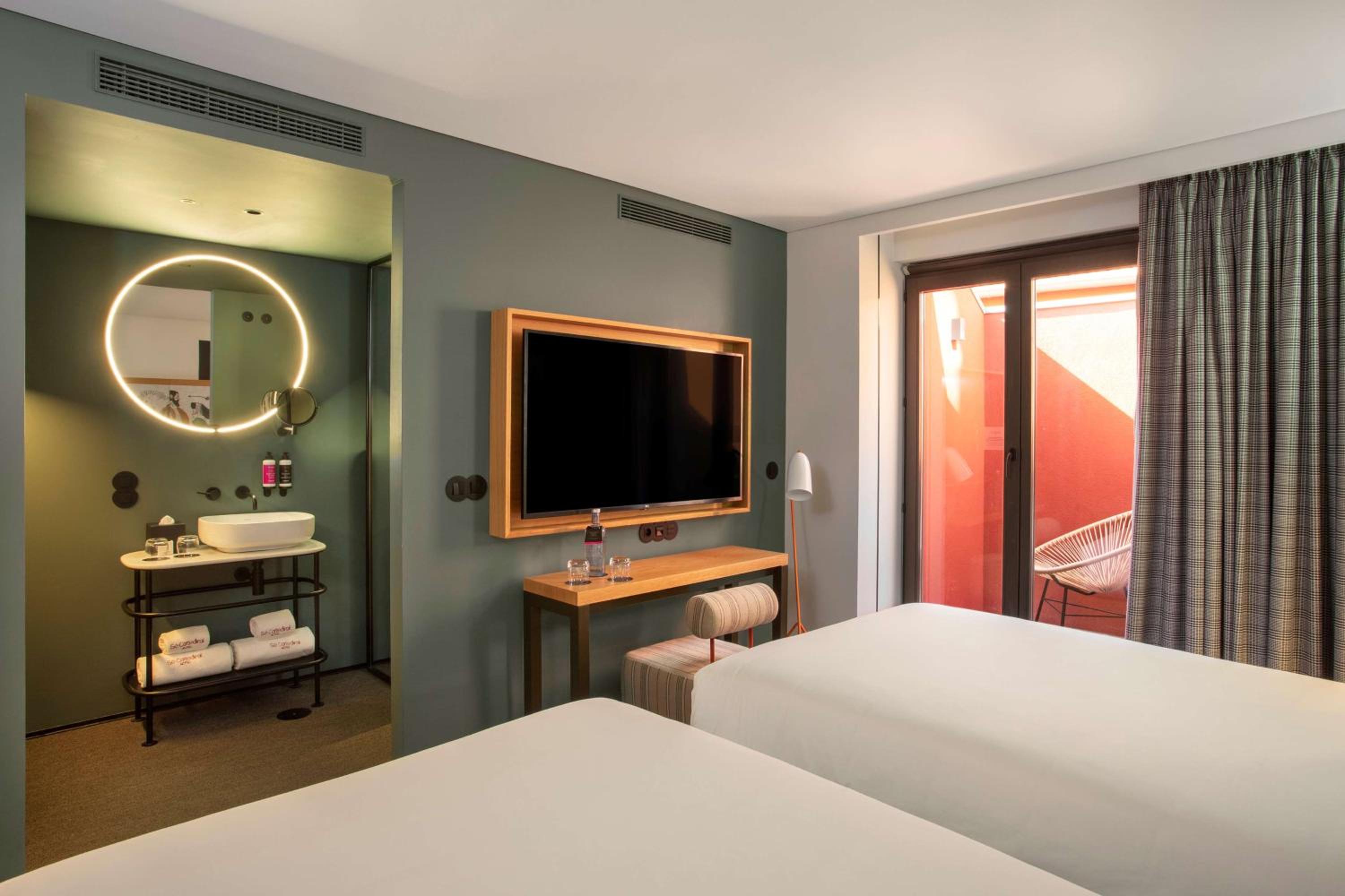 Superior Twin Room - Photo 3