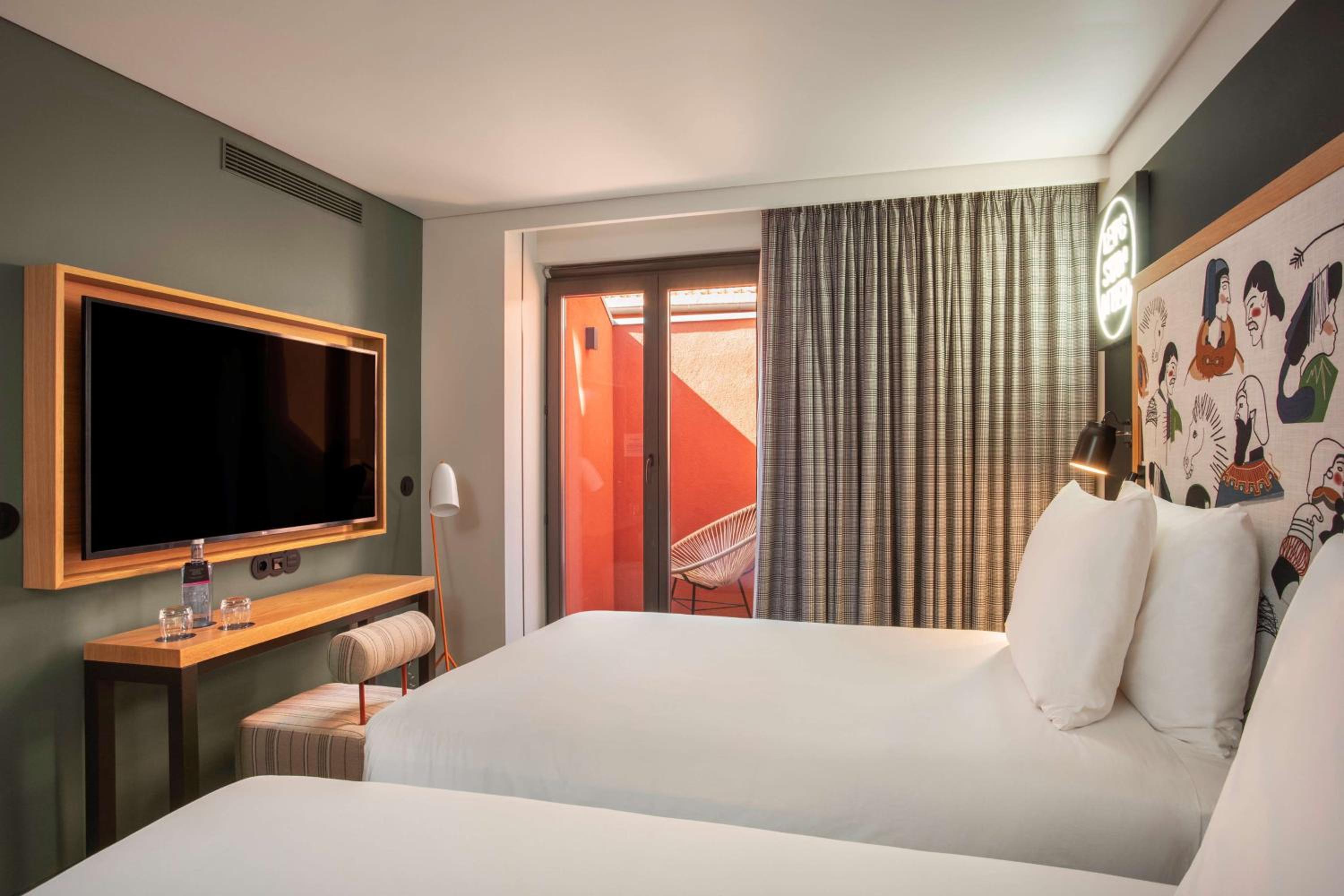 Superior Twin Room - Photo 4