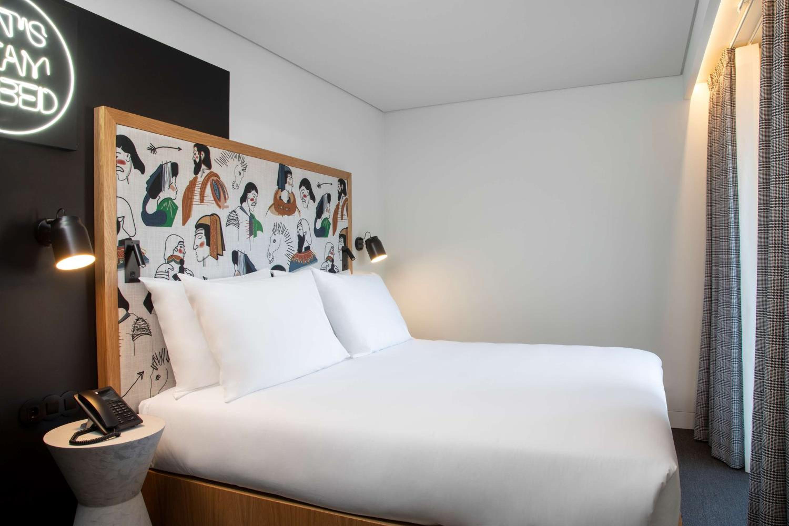 Deluxe Suite - Photo 1