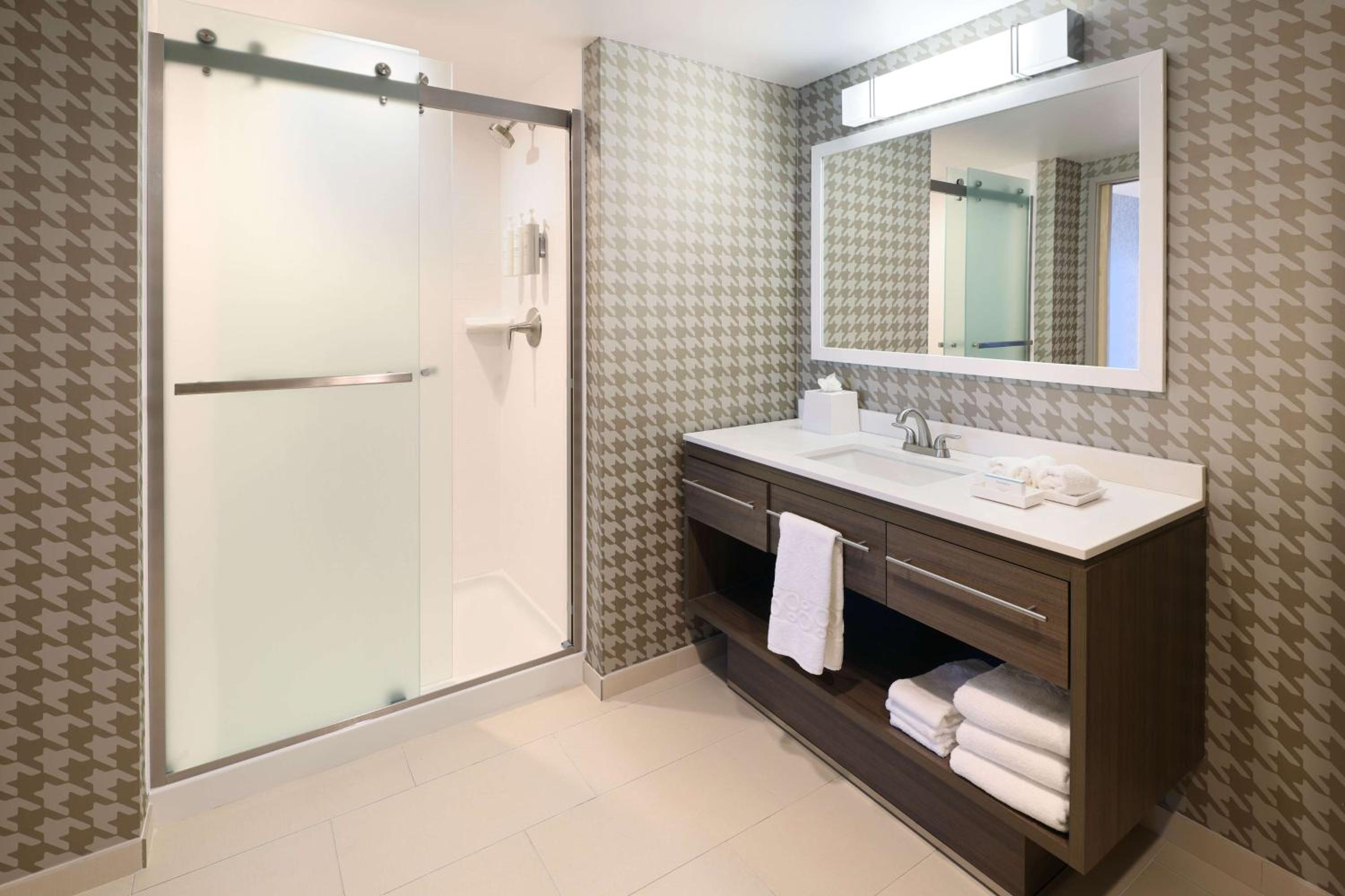 King Studio Suite - Mobility Access/Non-Smoking - Photo 4