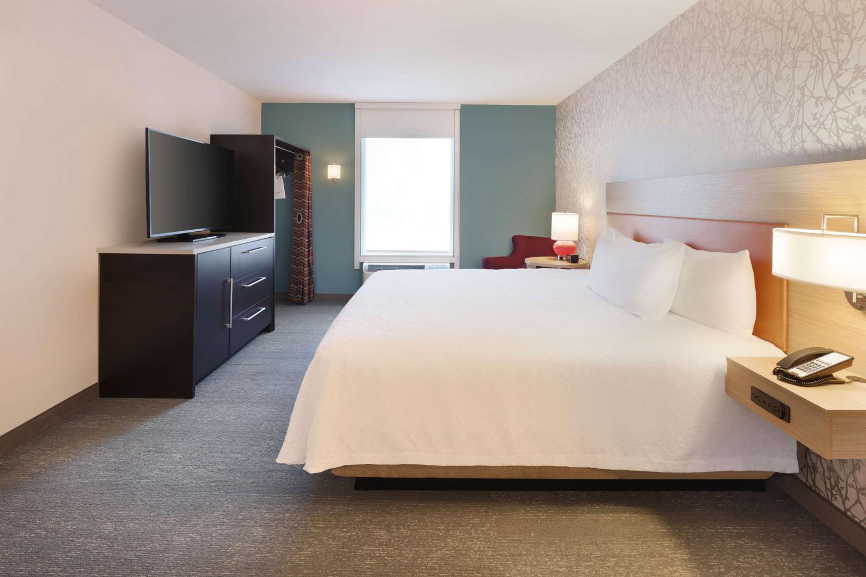 One-Bedroom King Suite - Non-Smoking - Photo 1
