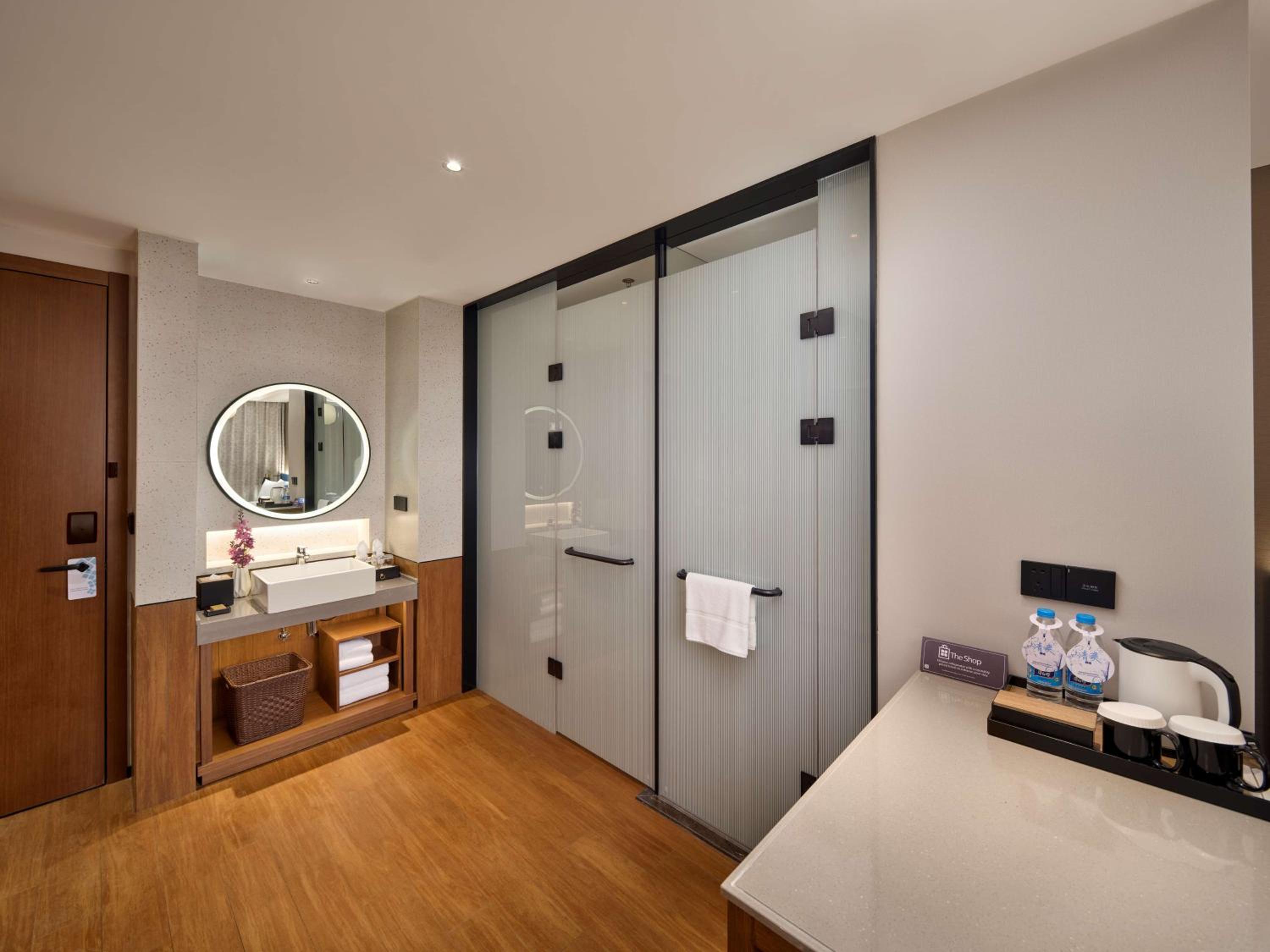 Superior King Room - Photo 4