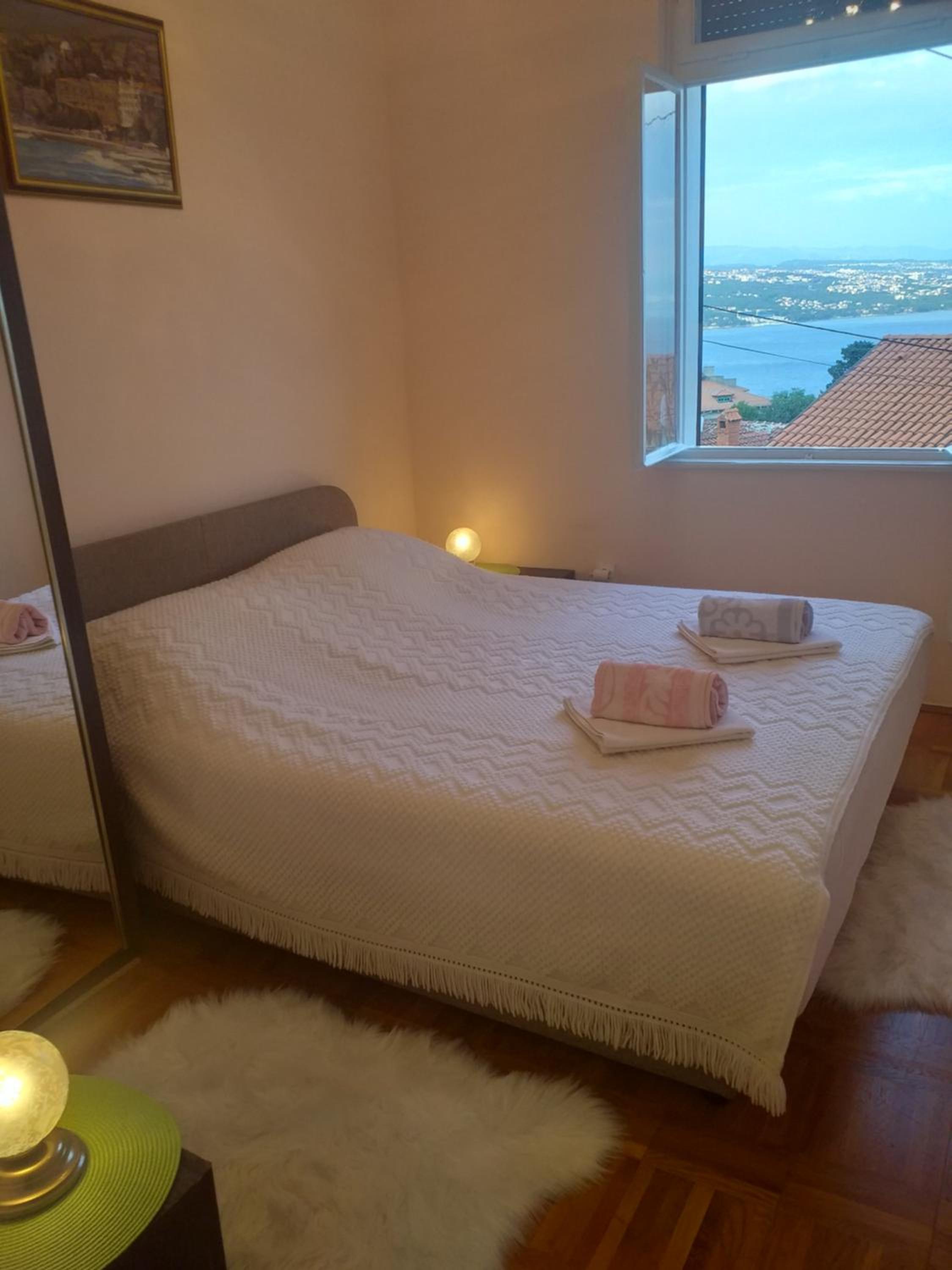 One-Bedroom Apartment - Photo 12