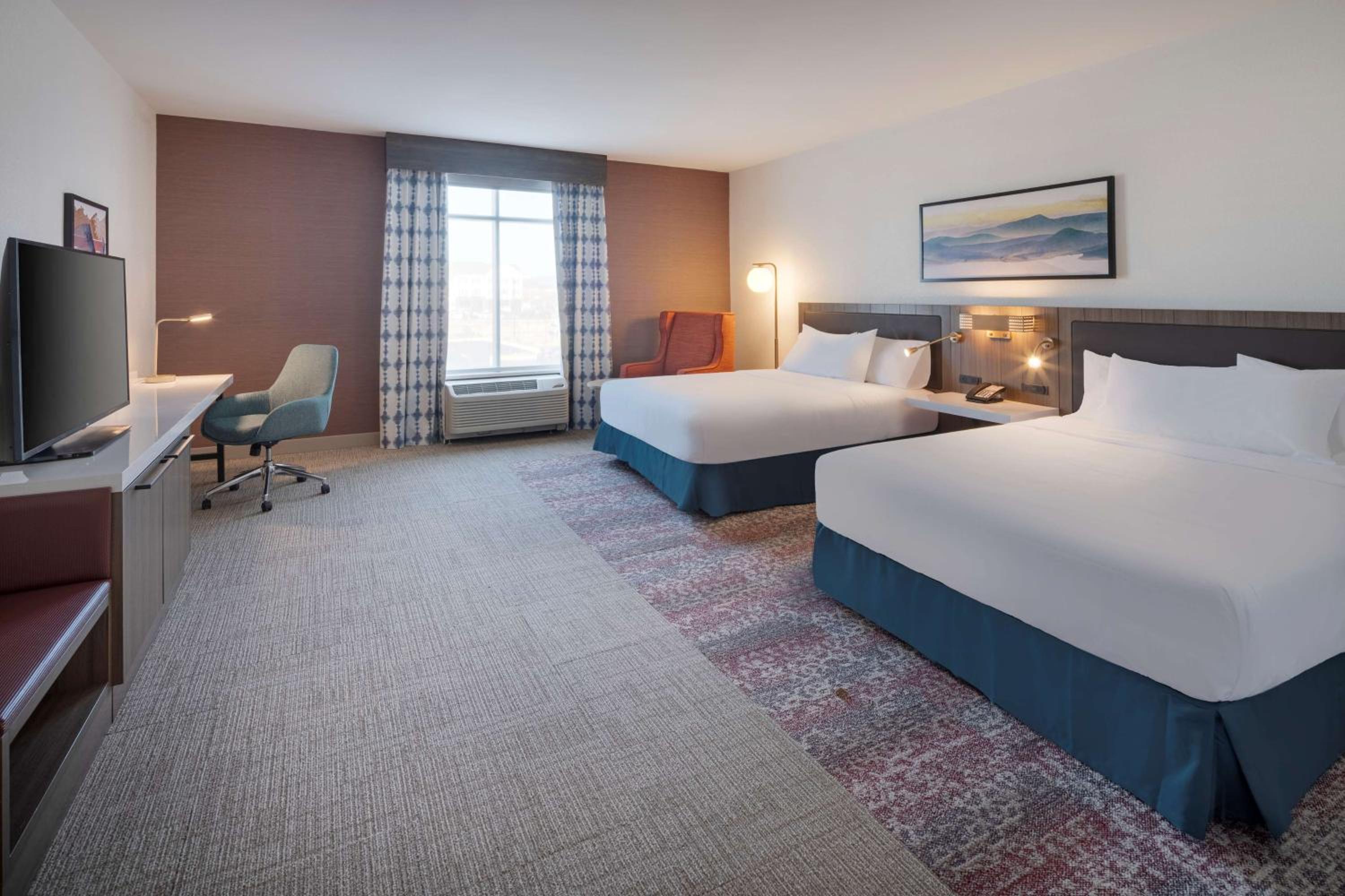 Queen Room with Two Queen Beds - Mobility Access - Photo 2