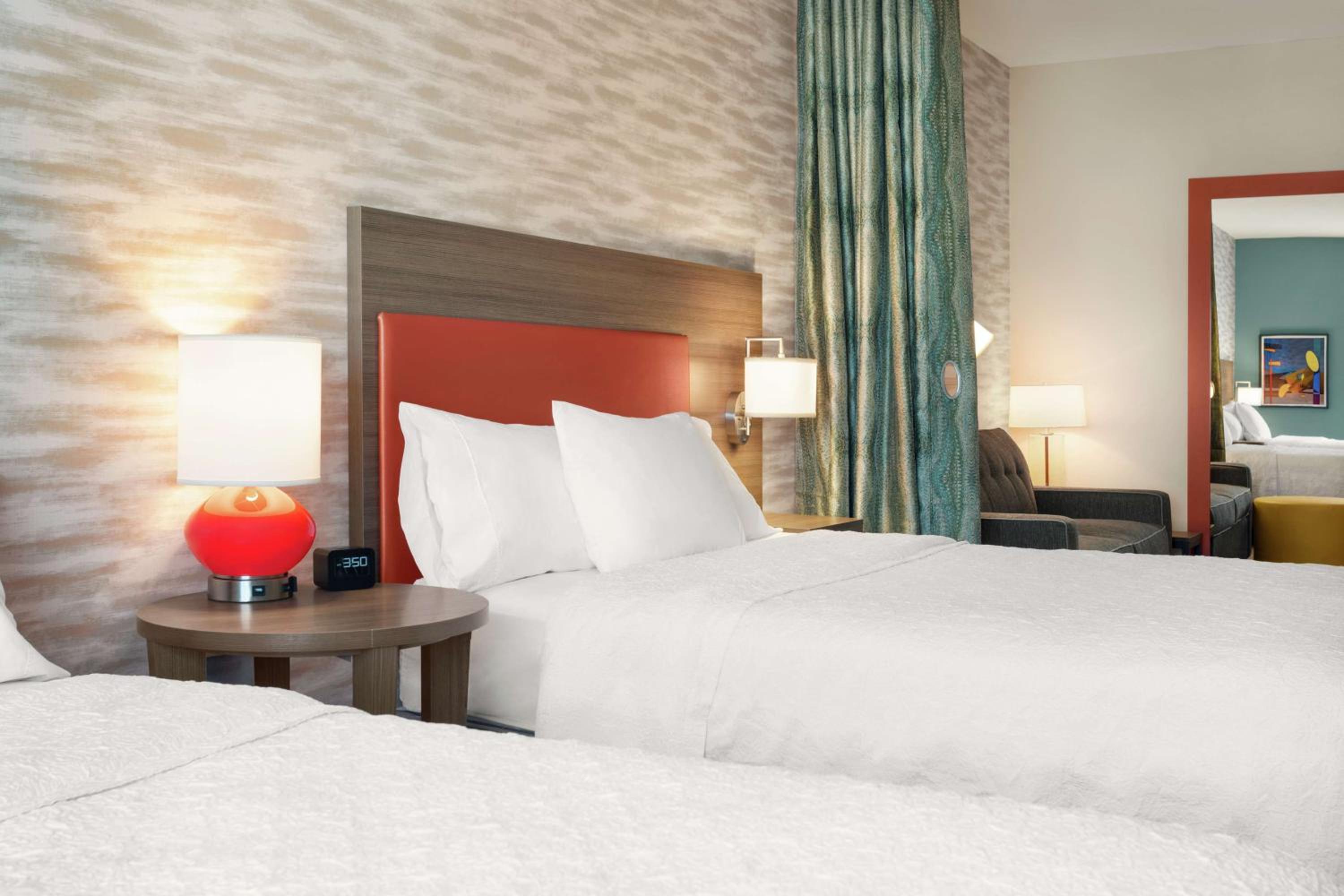 Studio Suite with Two Queen Beds - Photo 2