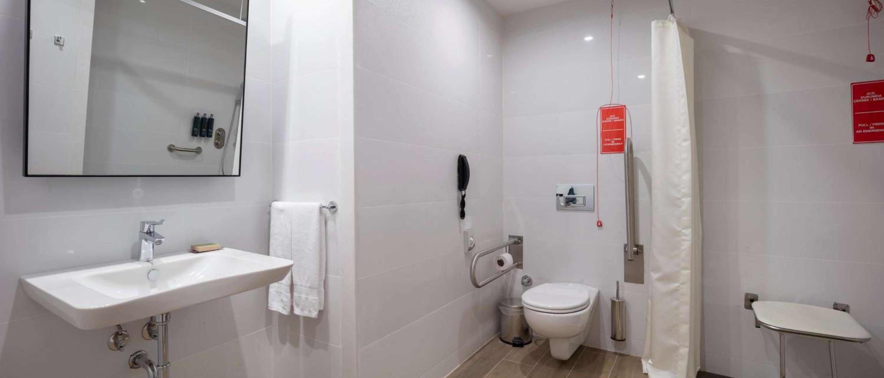 King Room - Mobility Accessible
